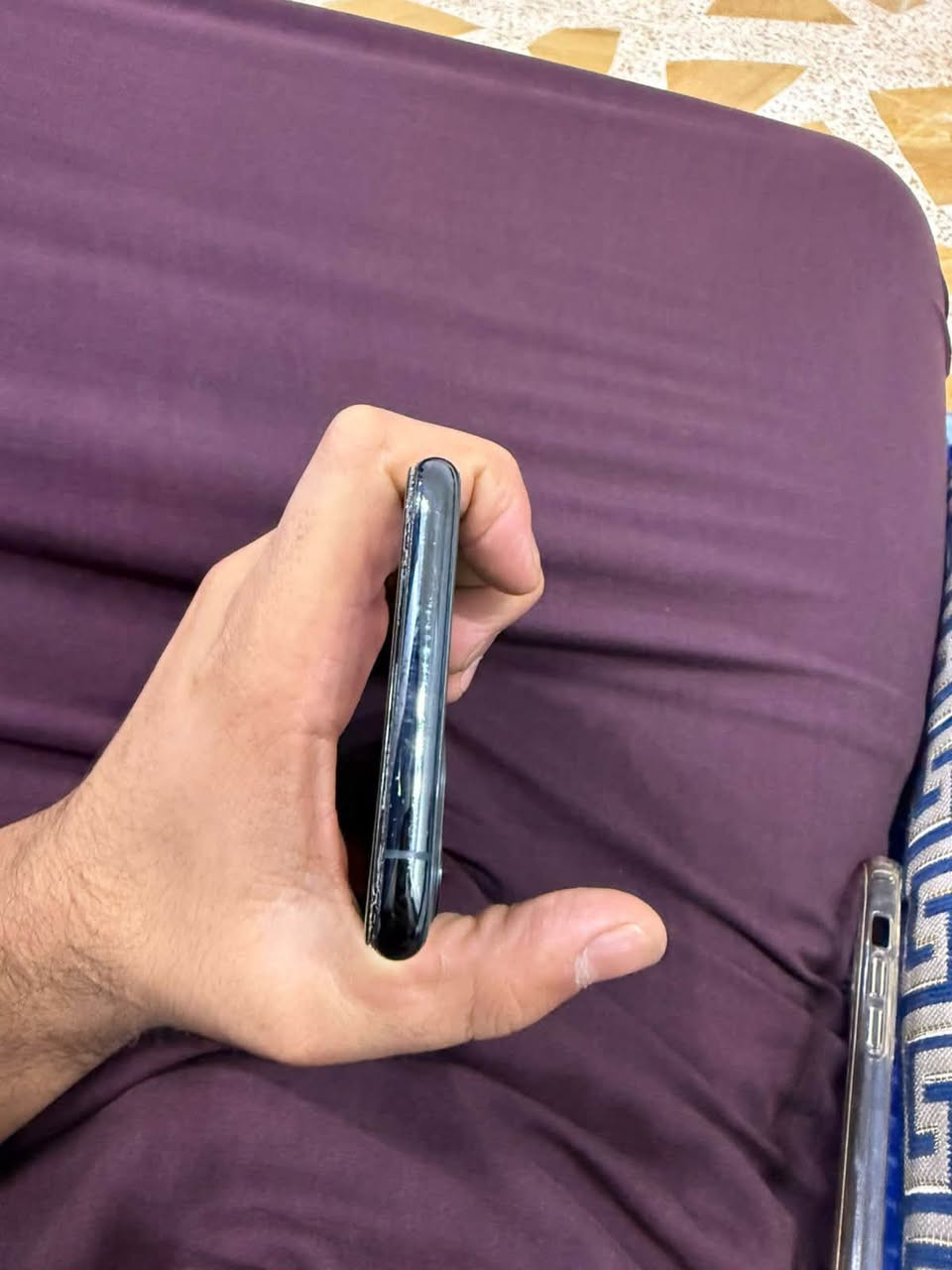 11برو ماكس حيل نضيف ما مبدل ااي شي بيه البطاريه73وبيه الكامره x2نوبات تخربط بس هاي بيه الجهاز بلادي الرقم *********** واتساب بس يرهم مراوس13 وانطي فرق
