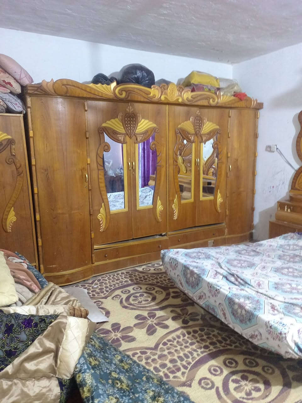 قيم بل يرضى بي الله ***********
