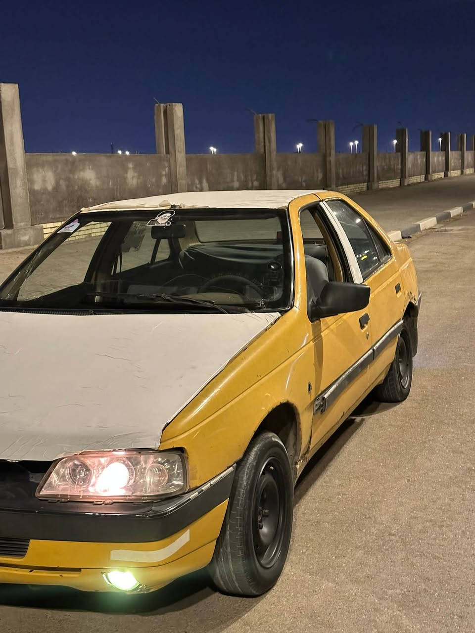 بيجو ٤٠٥ للبيع
محورة كير و مكينة كورلا بيكاتشو خير من الله 

كهربائيات تخم تاير حدادية امامي خلفي و عالي زنون و بلاجكتور زنون فيم بم جديد بلكات جديدة دشبول نظيف غرفة زينة الكشر شوف العين .

السعر ٢٠ و بي مجال 

البصرة - ***********
