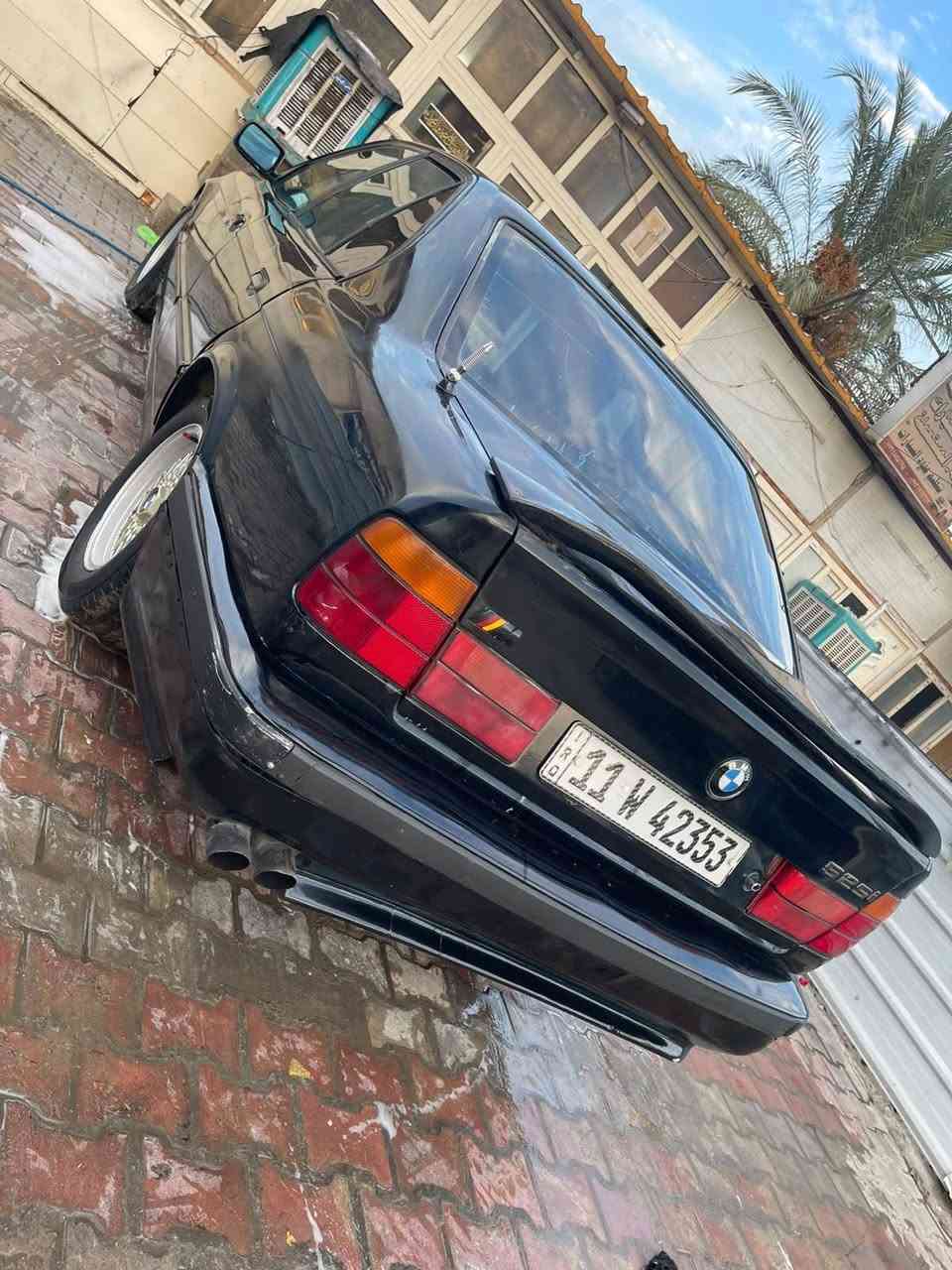 السلام عليكم من رخصت الادمن بي ام لبيع كير ومكينه حاويه مكفولات بدون ضربه السيارة تبريد نقص بس غاز فقط تخم تاير جديد السياره وارد ياباني غرفتها جديده كشنات جلد كهربئيات كلها شغاله رقم بغداد نكليزي تحويل ثاني يوم السعر 45 مكاني بغداد السيديه وهذا رقمي***********
