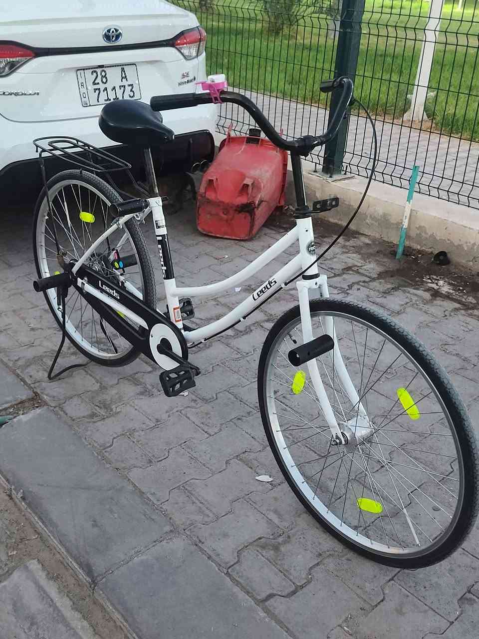 السلام عليكم 
باسكل ليدز للبيع موديل 21 
عنواني نجف حي المهندسين 
رقمي *********** 
رجاءً المايعرف بيهن لا يراسل 🩵
