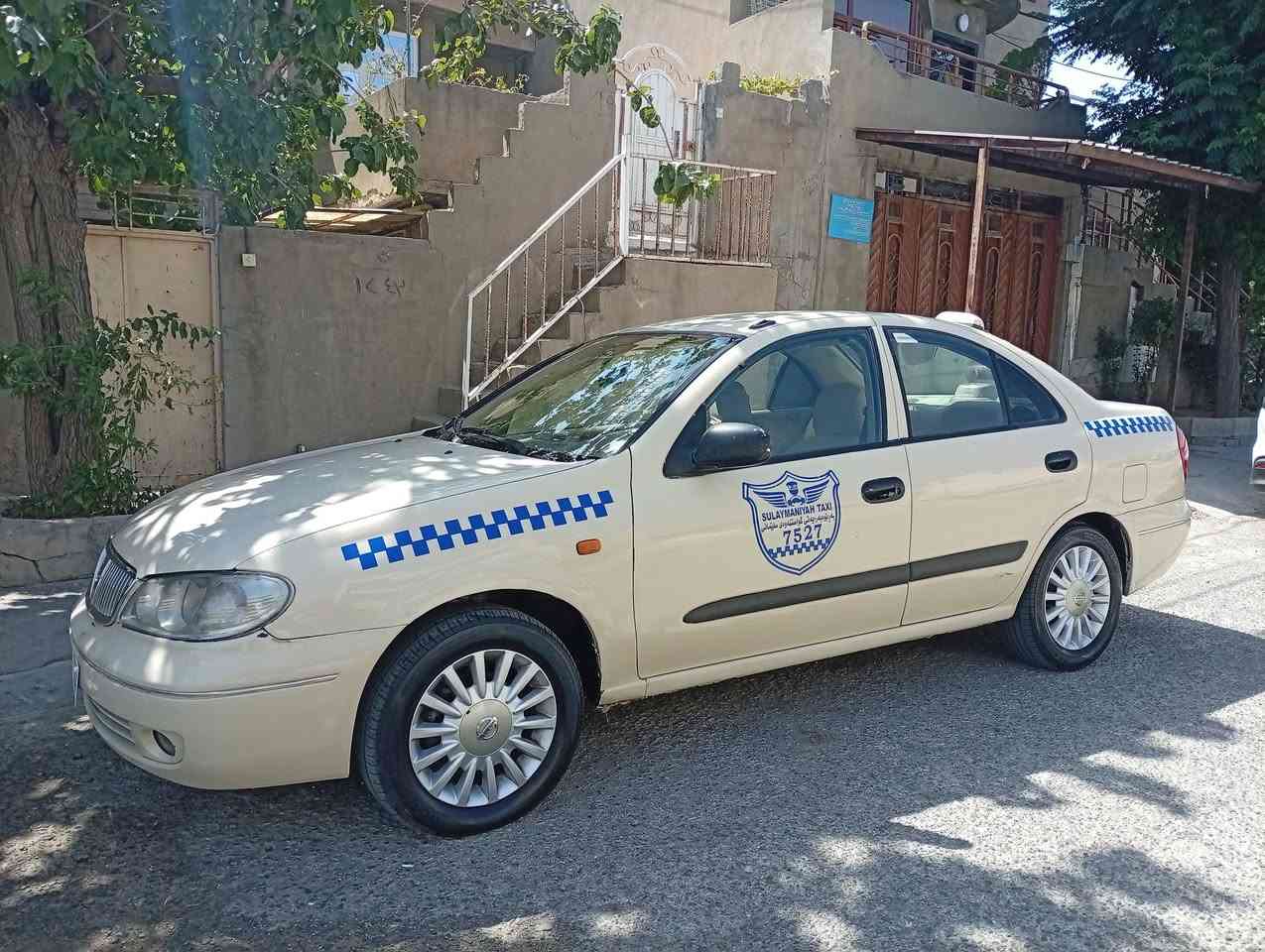 نیسان سەنی 2005 گێڕ عادی مەکینە سپی 16 چوار جام کارەبایی ناو دەرگای فۆرمیکا هیچ دەعمی نیە بەس قرچی بەسیتی هەیە سەنەوی و لۆگۆی بەناوی خۆمەوەیە تا مانگی 2ی 2027 تازەیە تەبریت سارد و گەرم مەزبوت بە شەرتی گێڕ و مەکینە سەیارەکە تا بڵێیی پاکە....93 و کەمێک معامەلە تکایە مشتەری نیت پەیوەندی مەکەە
***********
