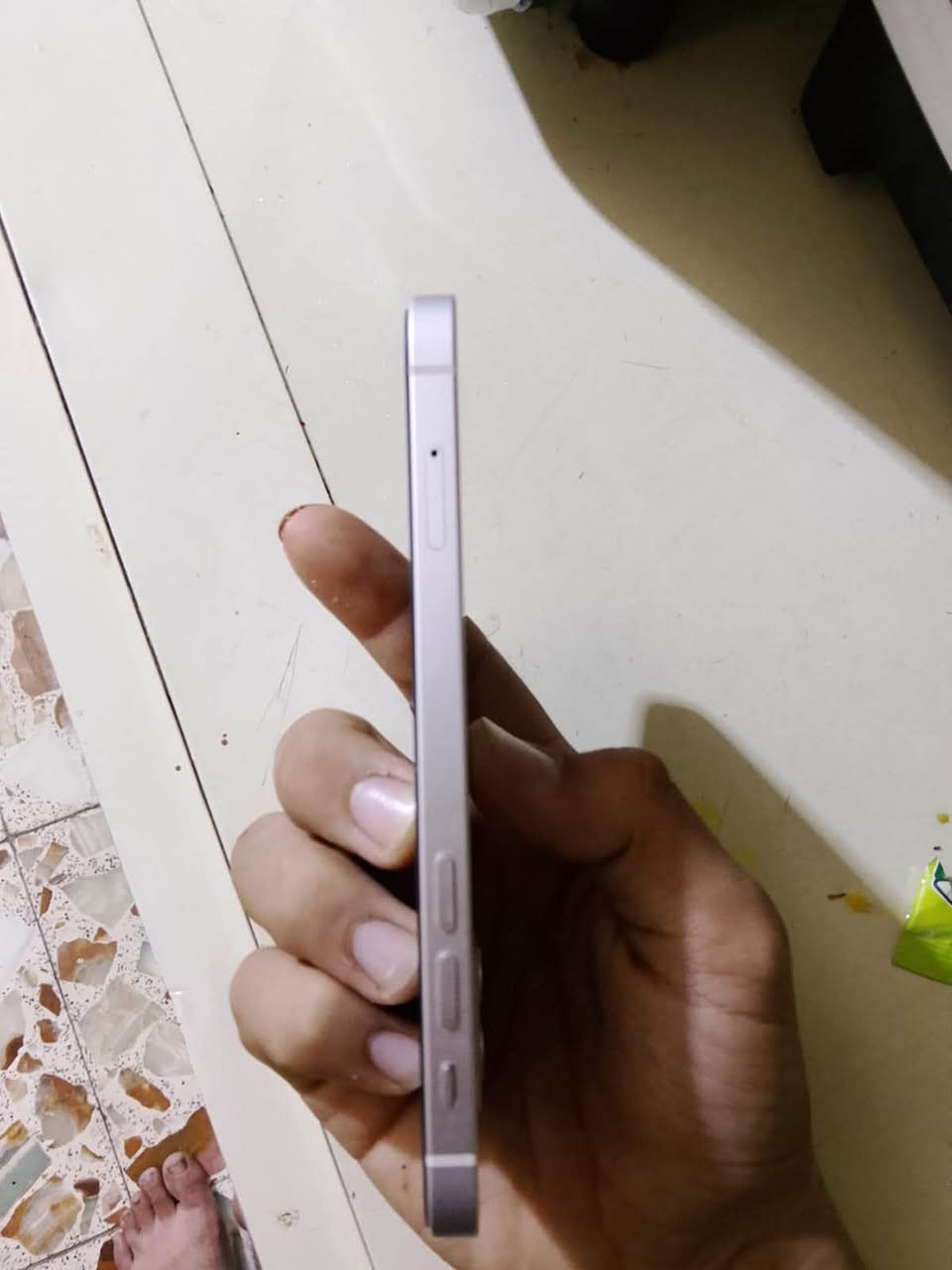 📱 للبيع: iPhone 12 أبيض – 128GB
الجهاز نظيف جدًا، بلادي وما مفتوح، كلشي شغال 100%، فقط نسبة البطارية 77%. استخدام مرتب وما يحتاج أي تصليح.

السعر: 300 ألف قابل للتفاوض البسيط.
للمهتم يراسلني خاص. ***********
