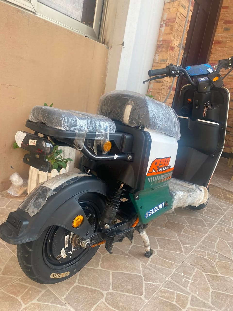 دراجه شحن للبيع أخت الجديده نضيفه حيل بطاريات بل شرط الماطور كله بل شرط ول ظمآن تمشيك مسافات طويله ٦٩ كيلو حقيقي بلوتوث سماعات كله شغال كامله مكمله سعره ٤١٠ وبي مجال قليل جدا مكاني كركوك رقمي ***********
