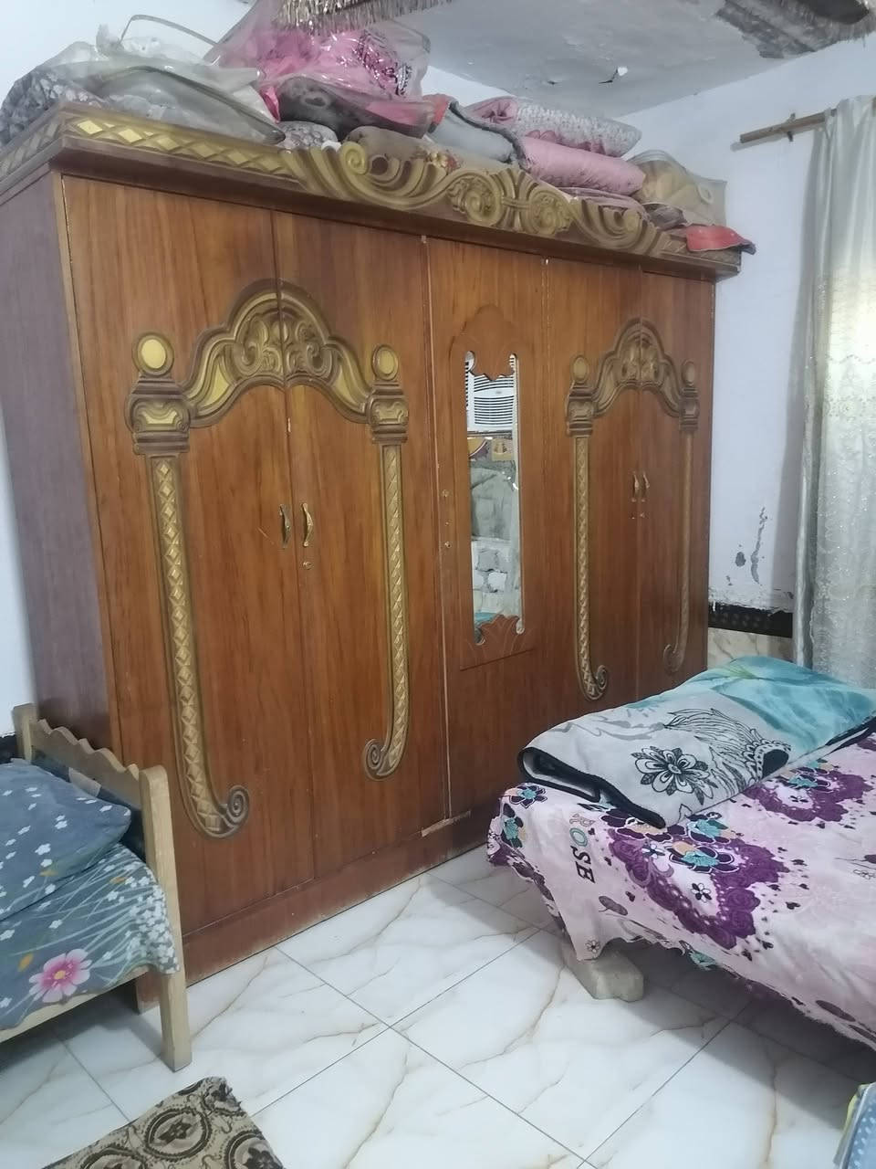 غرفة نوم نضيفة للبيع سعر ٥٠٠ رقم
***********
