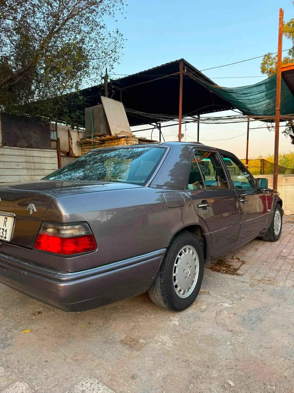مارسيديس دب 300
موديل 91
مكينه 300 بلاديه قبق أسود عنكبوت 
كير جديد 4 نمر 
سلايت طكتين
كهربائيات كلها شغاله 
لايت زنون 
باتري جديد 
تخم تاير 
السياره جدديده مال جني
مكان السياره بغداد الامين 
التبريد نقص بس فريز بي ليك 
السعر 75$ وبيها مجال 
***********
