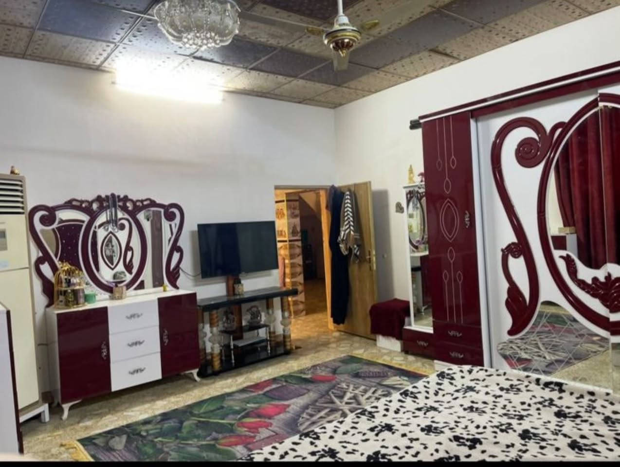 دار للبيع ١٤٠م زراعي مرقم من قبل البلديه

العنوان كوفه حي ١٧ تموز قرب سايدين ريبال

مجاور مول جوري

اساس وسقف صب كونكريت بناء بلوك

غرفه عدد ٢ مطبخ حار وبارد صاله  مع ستقبال

صحيات عدد٢ طارمه مكاشيف

السعر   ٦٣ مع المجال

للاستفسار أكثر اتصل بنا ***********

ابو محمد الكعبي للعقارات
