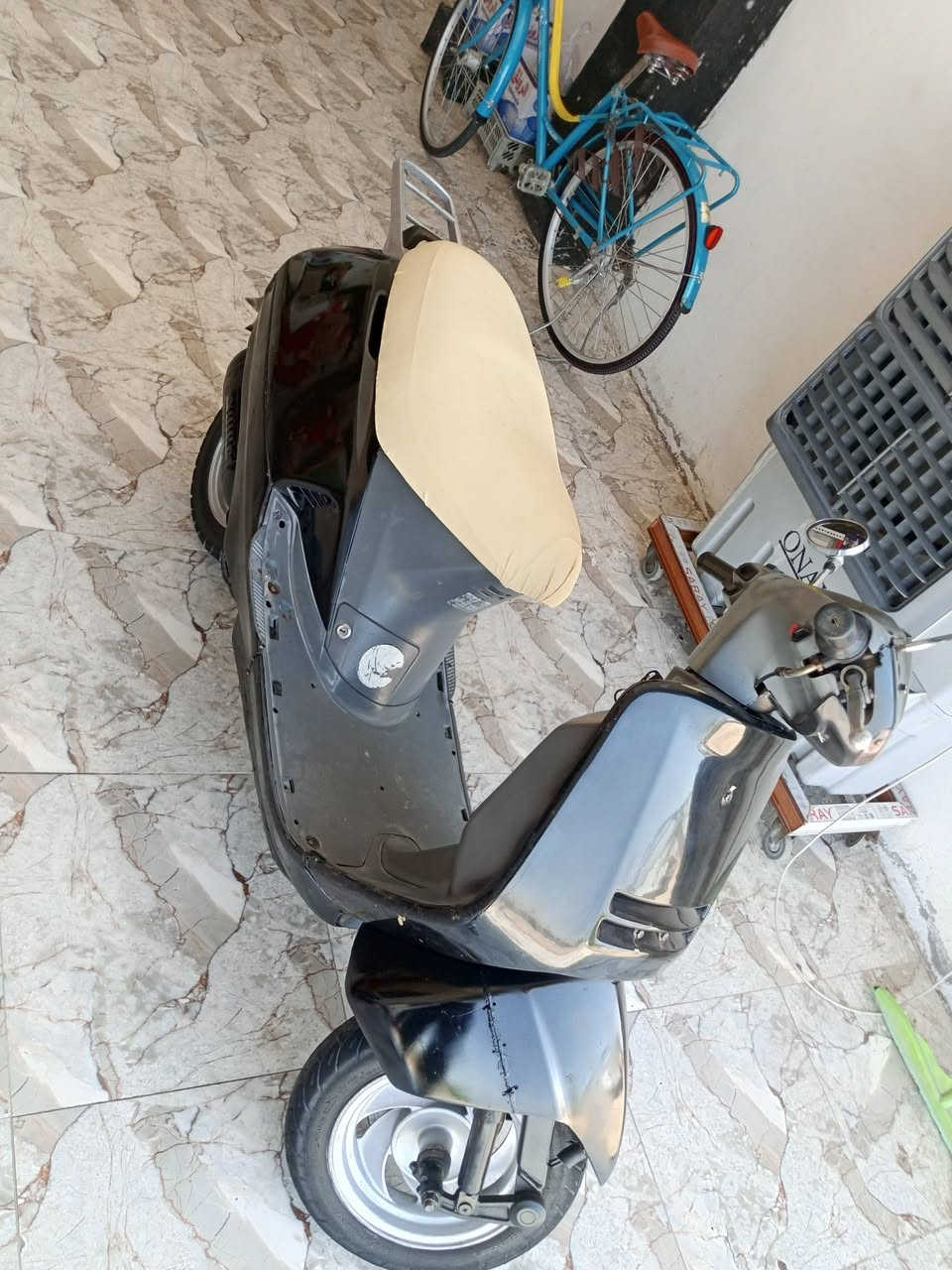 السلام عليكم دراجه للبيع

 كهربائيات كلها شغاله 

مكانه ديالى كنعان 

الاستفسار ***********

السعر 400$
