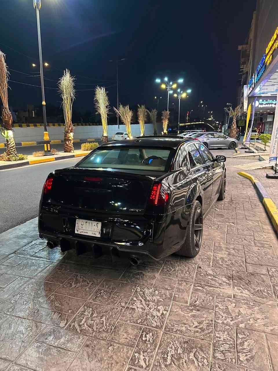 كرايسلر c300 اوباما 
رقم بغداد

هيمي 5700 ارتي
موديل 2012
فول مواصفات ما عدا الرادار 
تبريد تدفئة كراسي
تدفئة تبريد اكواب
بردة خلفية
بانوراما
ويل نجمة ابو الخسفة وتايرات جديد 
صدر جديد

محدثة بجم 2020 اوركال عين الشيطان ولايت زنون

داون بايب 3 انج
الكزوز مفرغ بيها صوت رعب
مبرمجة يم مصطفى ايكل سيفتي
ولف حماوة ريسنك
بنكة ترددية يعني انسى الحماوة

السيارة خير من الله نقصها بس كشنات وهاهية

وارد امريكي ضربتها جاملغ وباب امامي 
وبيها قطع صبغ اثر جراد ابيع حزام

رايده 140 وبيها مجال 
***********
