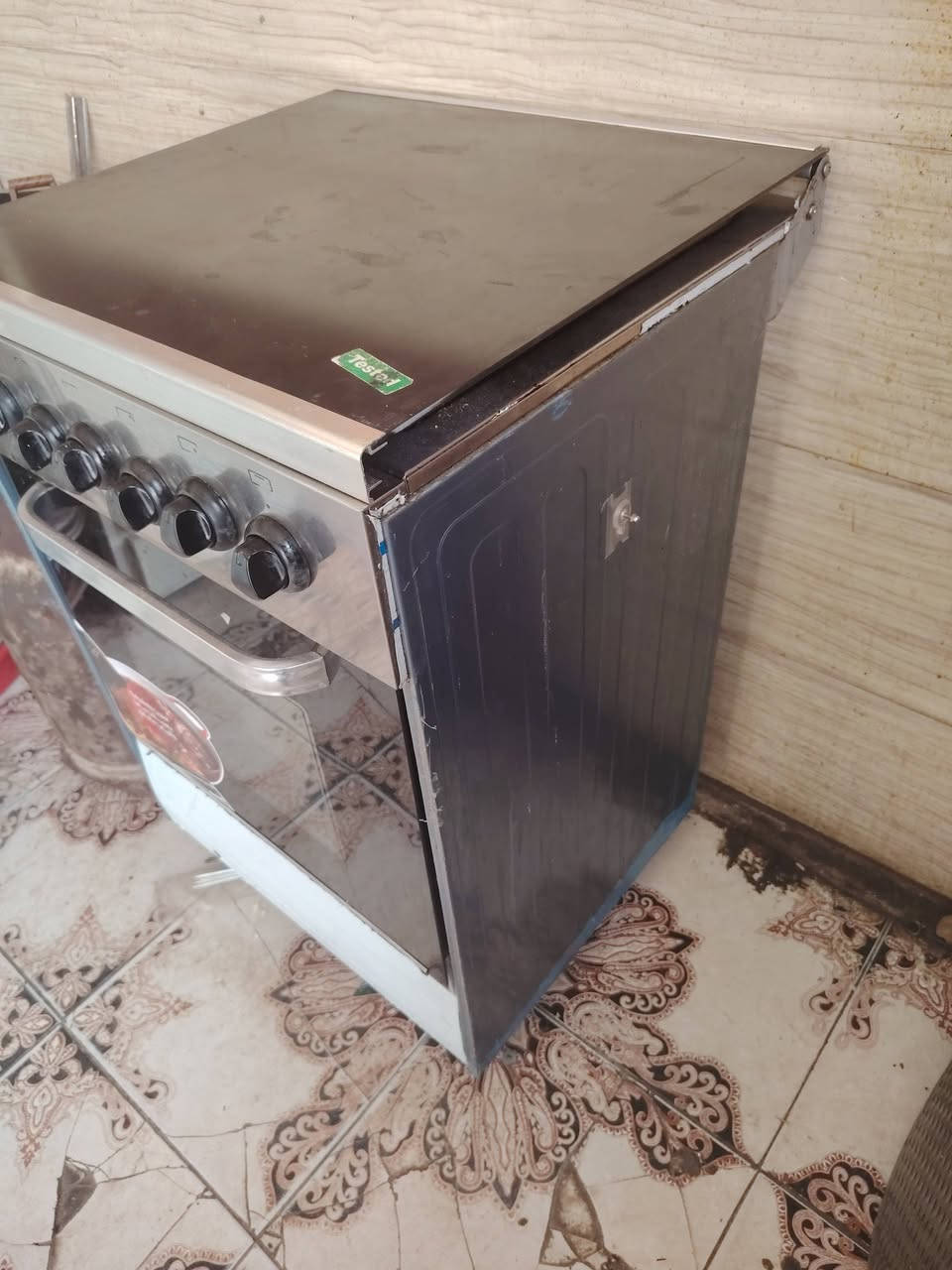 طباخ مصري شرط الشغل علفحص.سعر160الف بعدة بلاليون اوبي مجال للشراي ***********
