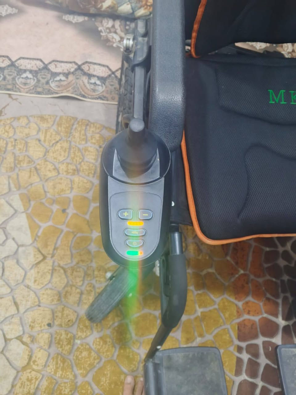 عربانه شحن متحركه استعمال قليل سعر 550 بيه مجال مكان بغداد ***********
