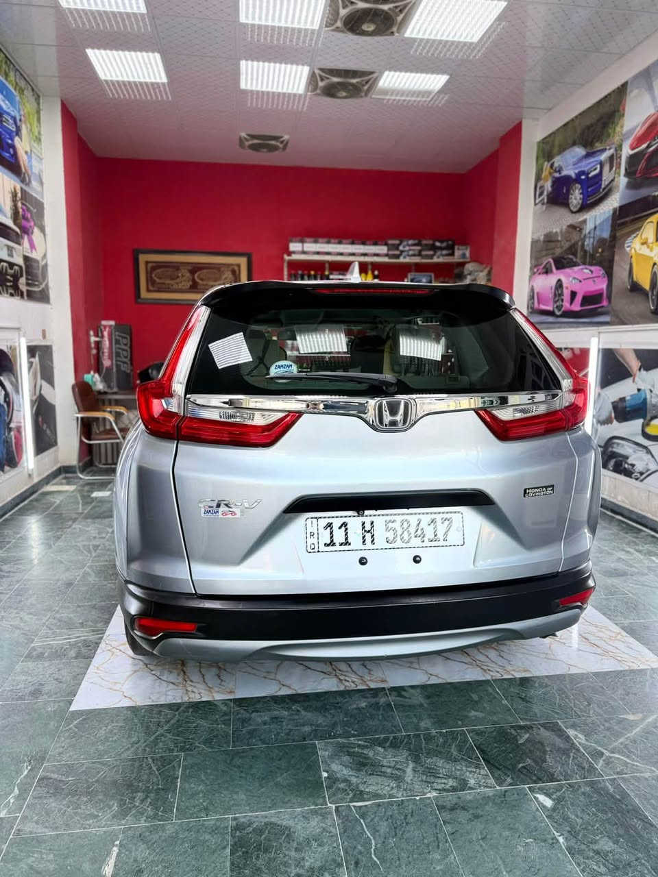 السلام عليكم ورحمة الله
هوندا crv وارد امريكي 
موديل 2019
محرك Ivetc 2400  cc
ماشيه 150 الف كيلو 
داخل لونين بيجي واسود
كشنات مخمل
قطعتين تبريد
تحكمات استيرن
كاميرا خلفيه بلادي 
كير ومحرك شرط بلادي
السيارة ضرر جانبي مرفقه صور الضرر والسونار 
بيها باب السكن فقط بارد والخلفي مبدل نفس اللون مال كصه
رقم بغداد وبأسمي شرط التحويل مباشر
مكانها / تكريت 
السعر ١٤٥ وبيها مجال 

***********
