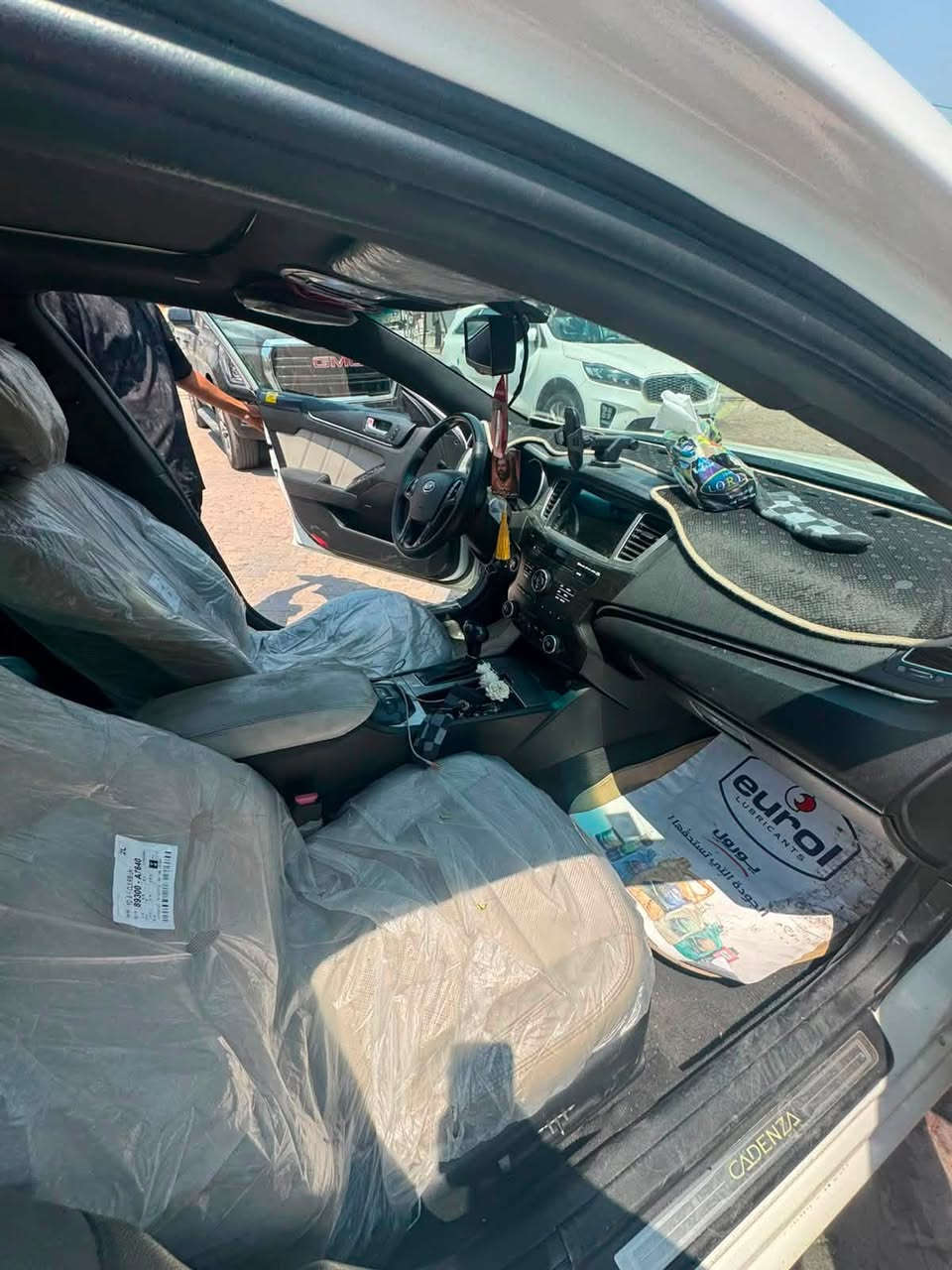 سعره 115 كير محرك شرط رقم سنوى جديد بسمى تريد وكالة تحويل نفس يوم رقم  بيها ضربه بل بنيد وبيها بعض ملاحظات كشر نضيف جداً 
 العنوان / بغداد الشعب ***********
