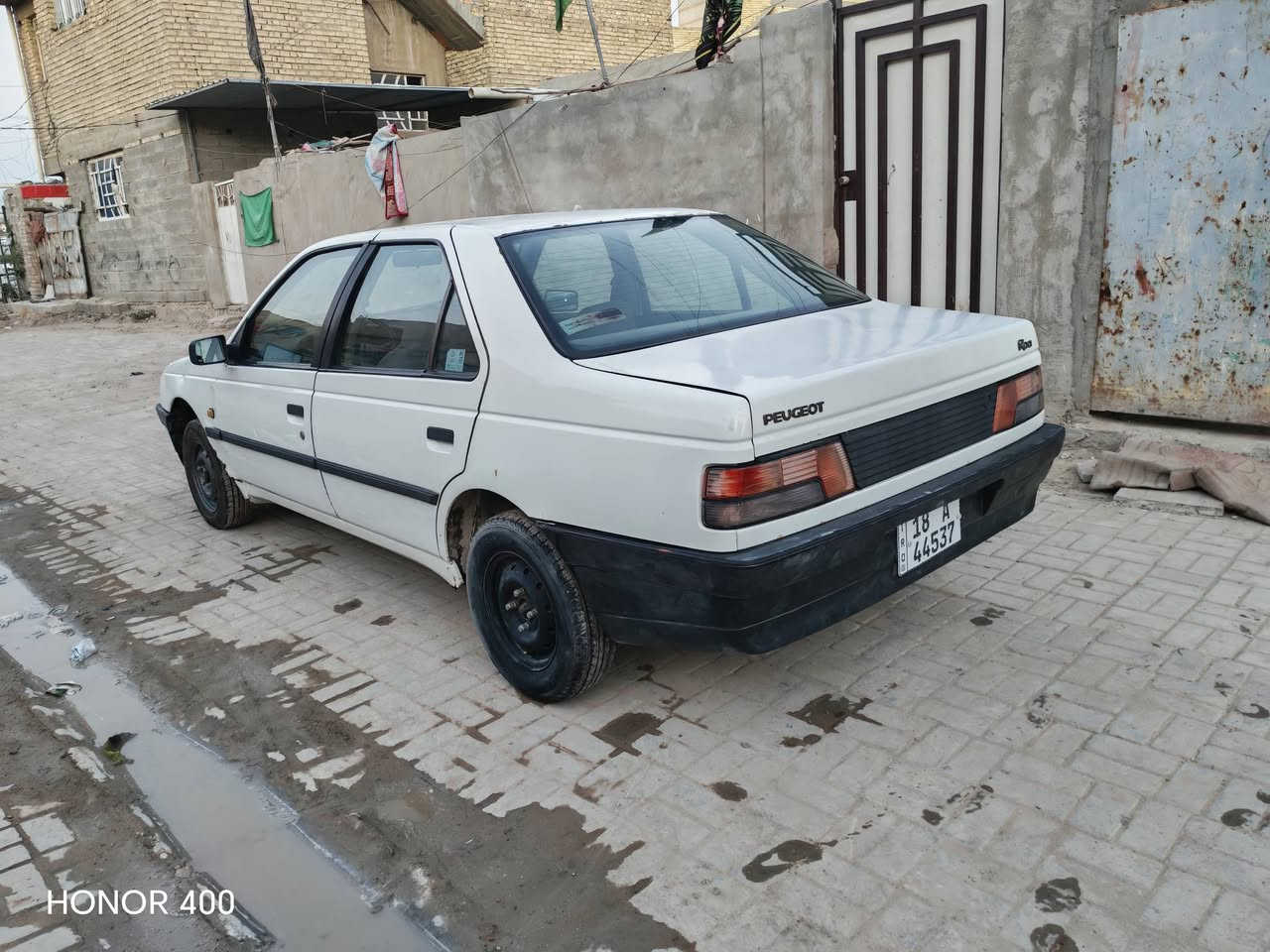 بيجو روى موديل ٢٠١٠ 
رقم بابل تحويل مشروع وطني  باسمي 
مكانها بغداد الغزالية 
كير مكفول 
مكينة بيها تبخير
تبريد شغال 
كهربائياتها شغاله 
بيها خياسات بسيطه يرادها ترتيب 
عارضها ب٢٥ وبيها مجال 
للاتصال ***********
