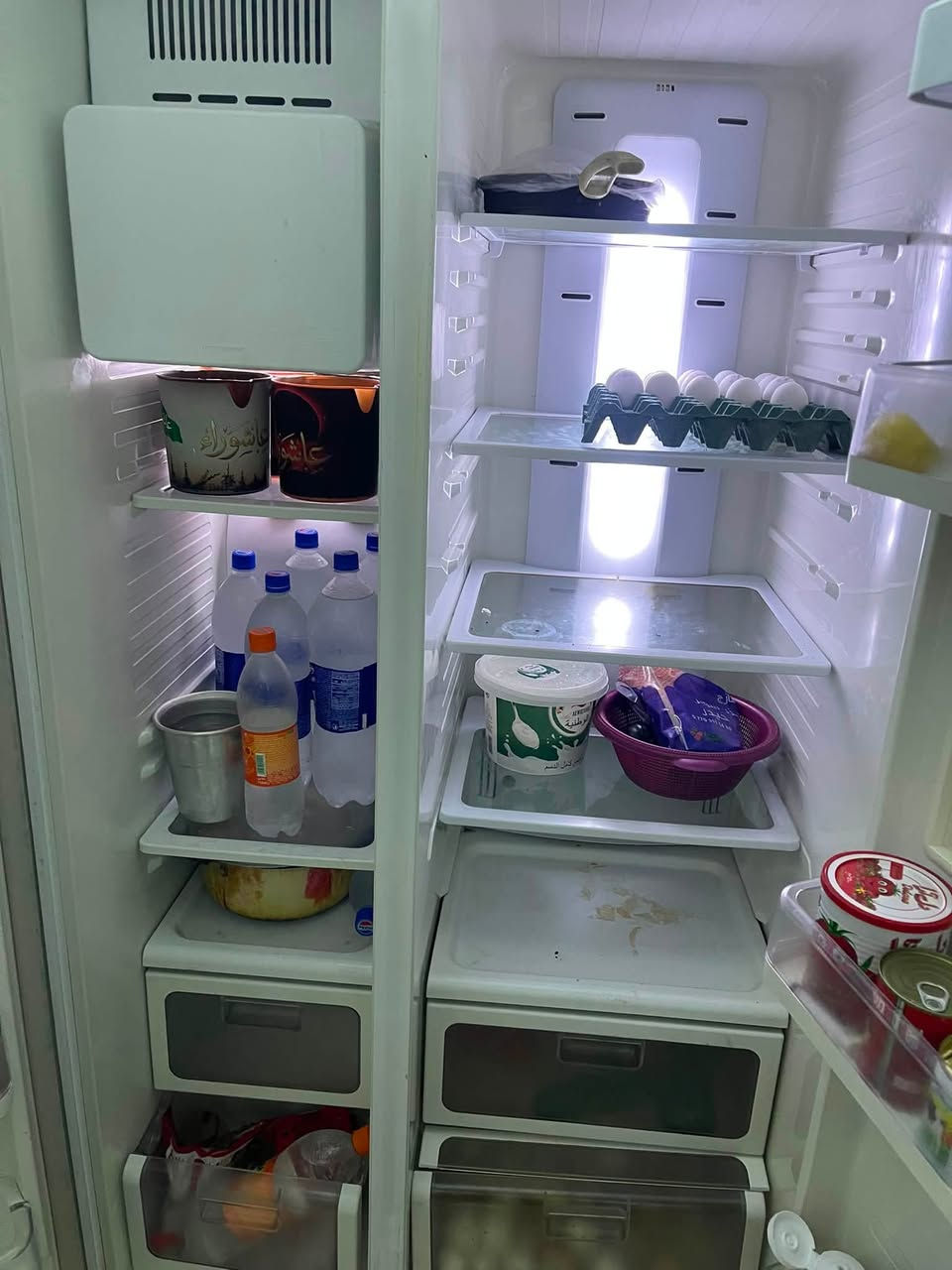 ثلاجه سامسونك نظام بخاخ شغاله وتجميد فول نظافه ٩٠ بالميه سعرها ٣٥٠ وبيها مجال
*********** متواجد واتساب 
البياع شارع المضخه الاول
