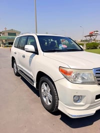 لاندكروزر بريمي • ٢٠١٤ • ١٥٠ ألف كم