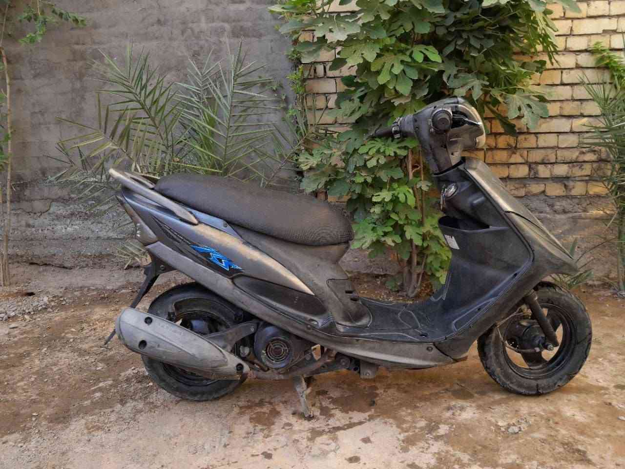 سلام عليكم شباب دراجه ماكس عدله دراجه نضيفه وحلوه كفراتهة ول سواد كله بلادي بس مكينتهة55 اني سويتهة  الله شاهد دراجه لا نضوح لا تبخير ناعمه كلش شلعه ومعدل تشك الكاع مع العلم كلجات بلاديه قبق كلجات موجود اني فاتحه سعرهة550 بيهة مجال كلش قليل  مكاني بغداد بلديات منطقت ضياء الحلفي  ما متواجد فيس وتساب فقط ***********
