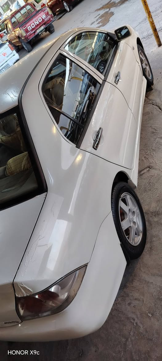 لانسەر مۆدیل 2008 مواسەفات کویتی زۆر جوانە ماڵی دۆستە 
ناو فورمیکا
ناوزەرد 
ئۆتۆماتیک 
ئاوینە کارە بای 
ئەی بیئیس 
مەکینە گەورە بیلاد 
دەسک ستیل 
ویلکەب 
تازە سیر فزی کامل کراوە 
هەمو گیانی بەشەرت 
سی بارجەی بۆیاخە بی ناو کرتن 
لە سلیمانیم کی حەزی لی بو تیڵ بکات ببور جوای نامە نادەمەوە 
ئاڵو گۆڕیش دەکەم شتیک بە دڵم بیت 
74 گەڵاو مەعامەلە 
*********** شربازهير, السليمانية

نص مكتوب في الصور:
- HONOR X9c