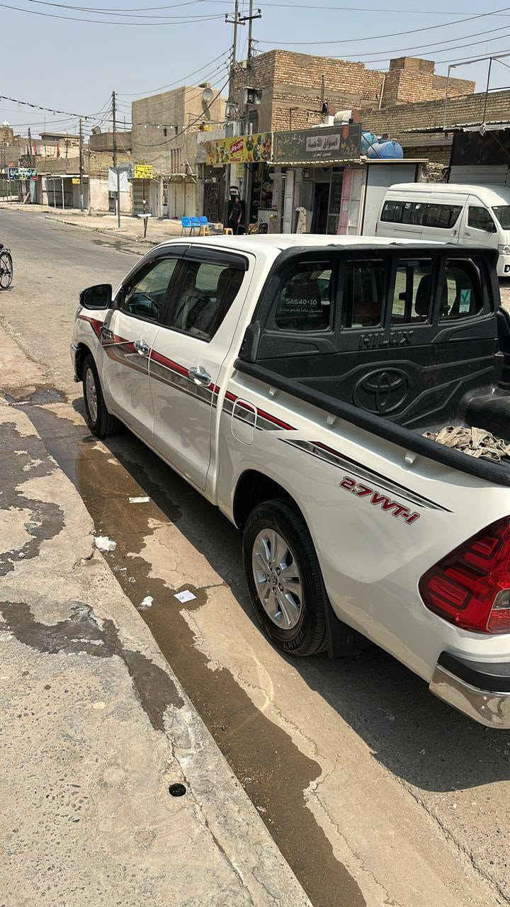 سلام عليكم تويوتا هايلوكس موديل ٢٥ مكفولة من الضربة والصبغ ماشي ٦٣ مكان بغداد ***********
