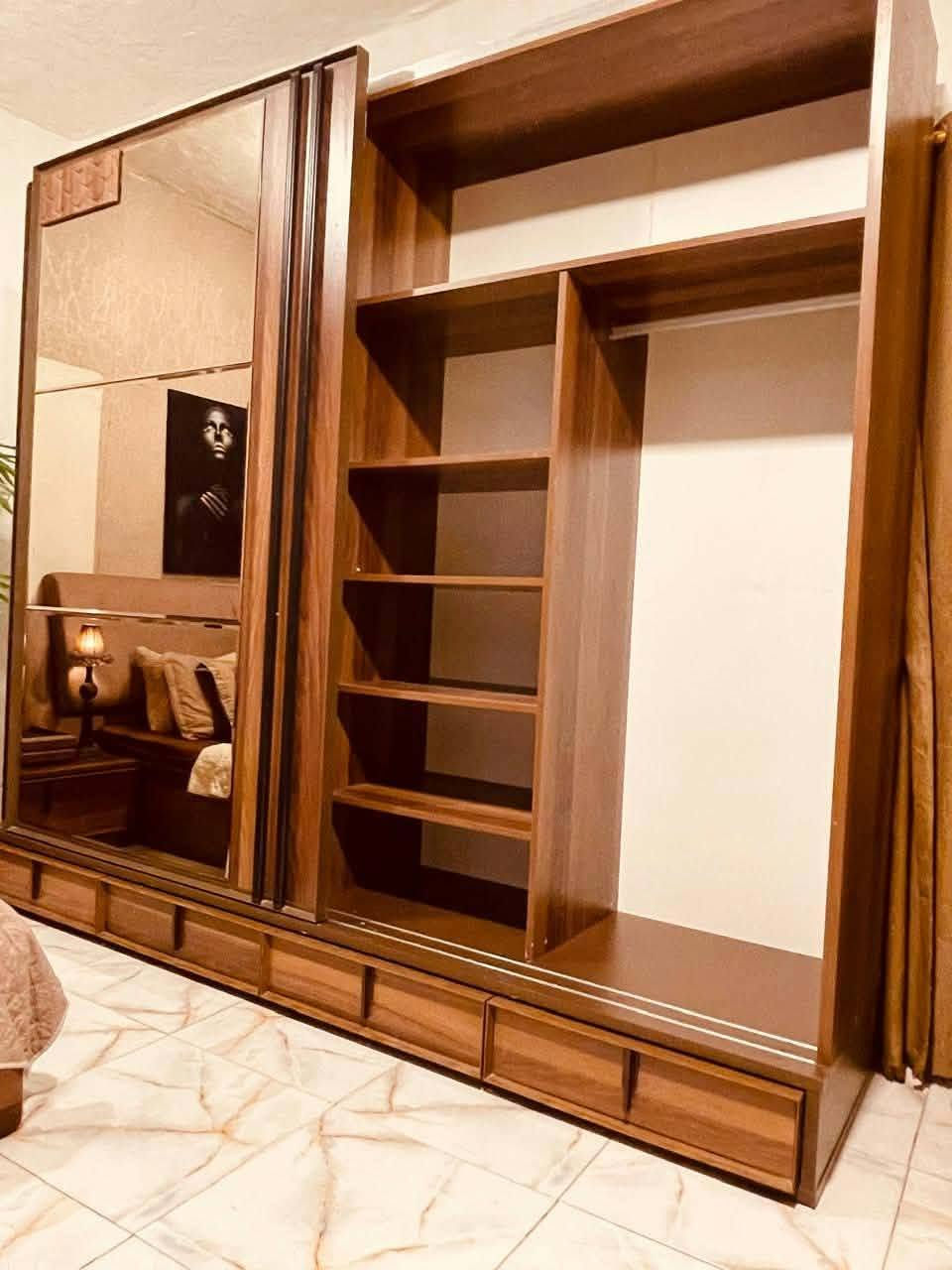 غرفه نوم تركي ماخذيهه من هوم سنتر مليون و٩٠٠ للبيع ب٨٥٠ مستعجل بسبب الترميم العنوان اللطيفيه
