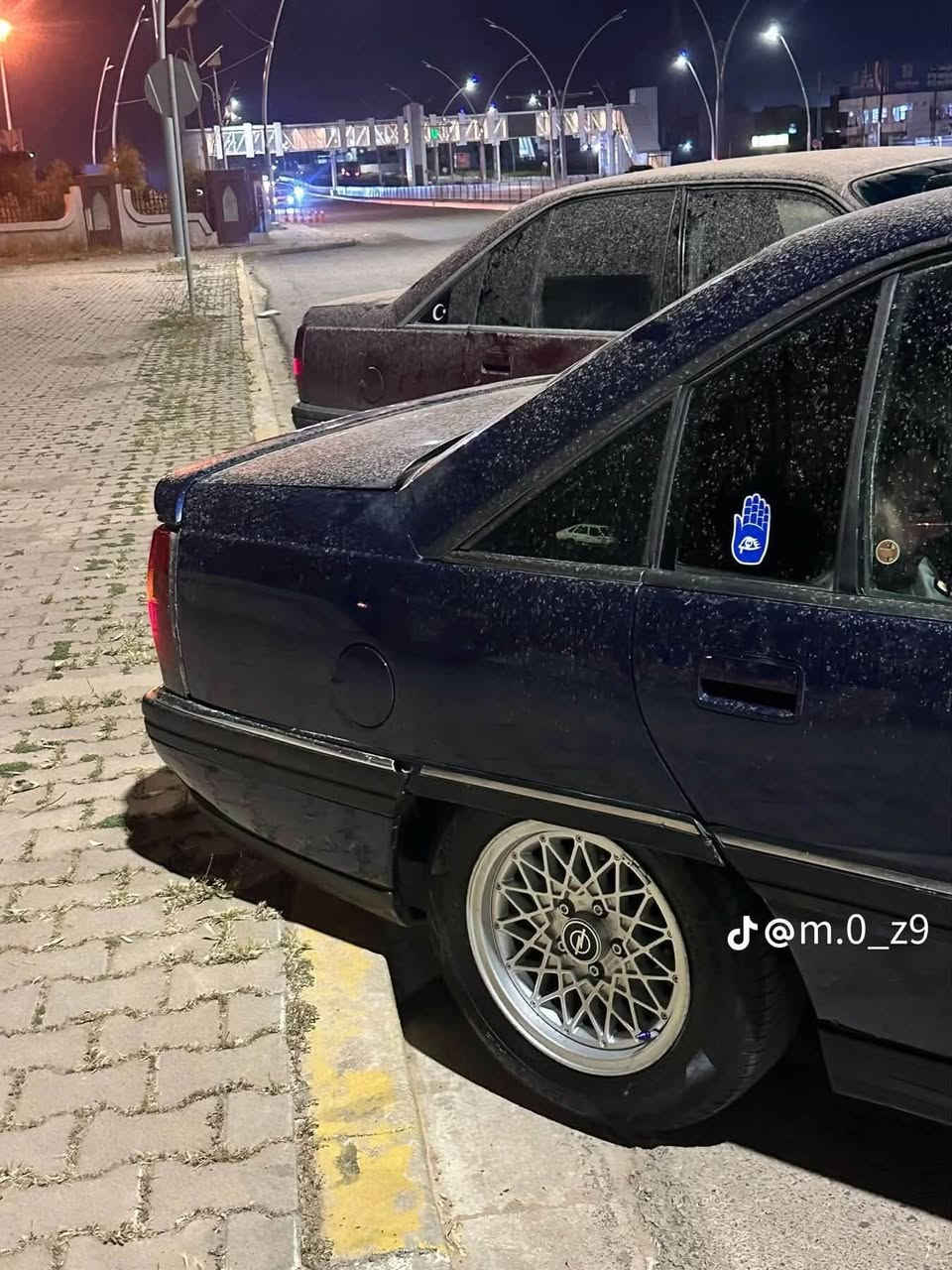 سلام عليكم للبيع اوبل اوميكا موديل ٩٢رقم كركوك مشروع وطني سنويه عضم عاج باقي شهر ينتهي بي بطاقه بانزين سياره بدون ضربه بدون دواخل محرك بشرط بدون بخار ترايك للبصره دواخل نضيفه سعره ٣٧بي مجال وهذا رقمي ***********

نص مكتوب في الصور:
- @m.0_z9