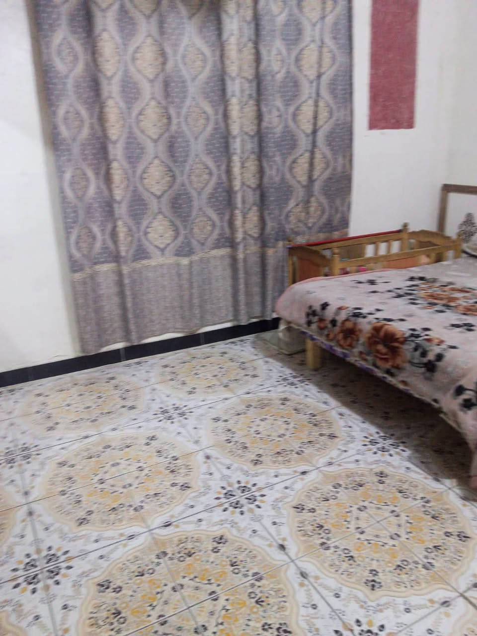 دار رقم واصل لتقييم في الحي الجامعي المربع الاول يحتوي على غرفتين نوم واستقبال باسمي وصاله ومطبخ وحمام داخلي وخارجي السعر ١١٠ مليون وبيه مجال
الاتصال على الهاتف ***********
