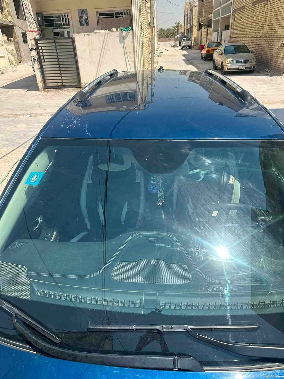 السلام عليكم حيب بزون مديل 18خليجي ماشيه 183 الف مو مايل بيها جاملغ  صبغ وجاملغ رش وبيها شخوط بصيطه السياره حلوه ونضيفه تبريد كير مكينه كله تمام رقم كربلاء بسم صديقي مداور ثاني مكاني اجبله السعر 129 وبيها مجال رقم ***********
