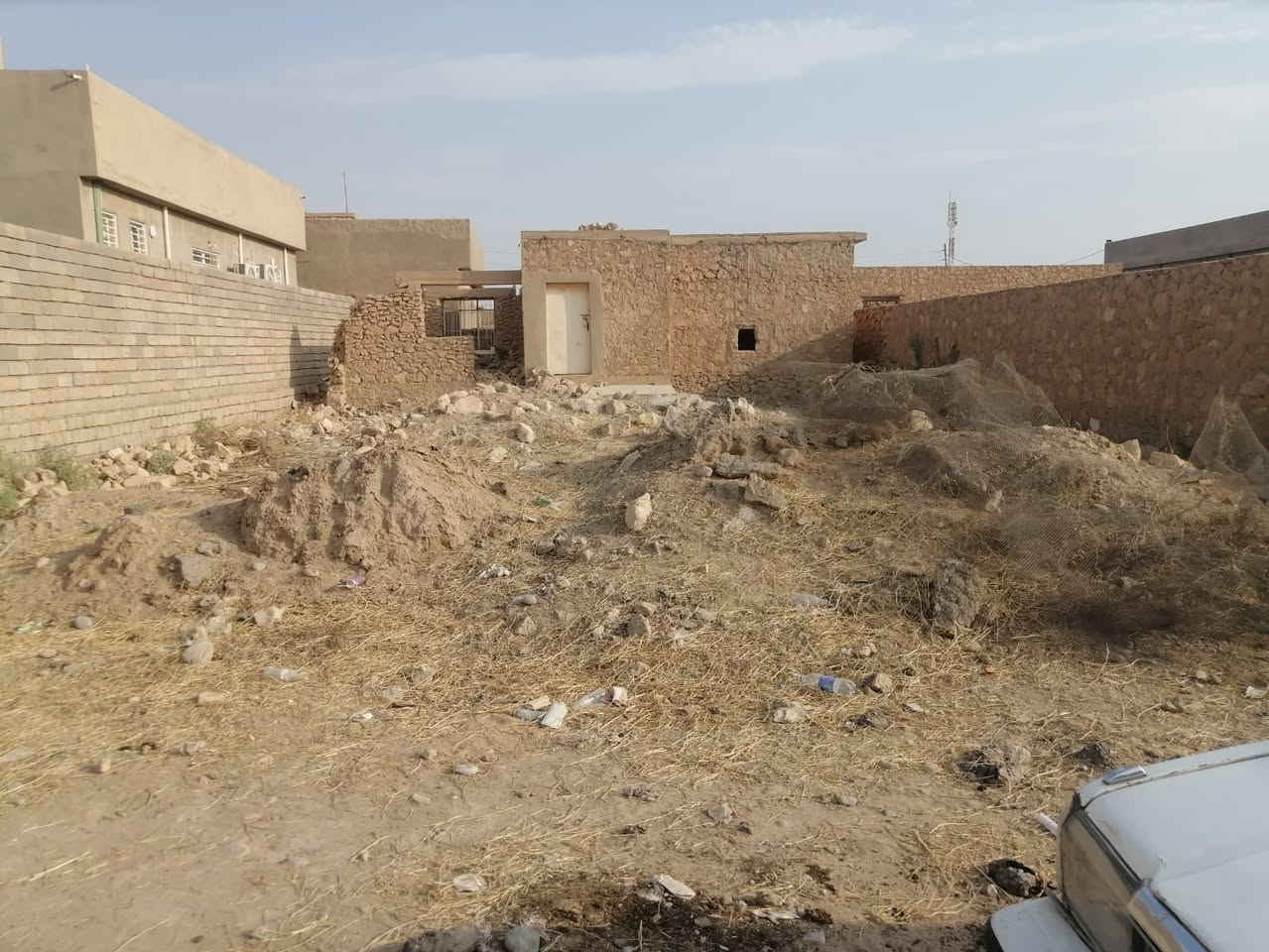 للبيع قطعه ارض 300 متر موقع على شارع تجاري 
القطعه حلوه موقع الصينيه حي الفرابي 
الاستفسار ***********
