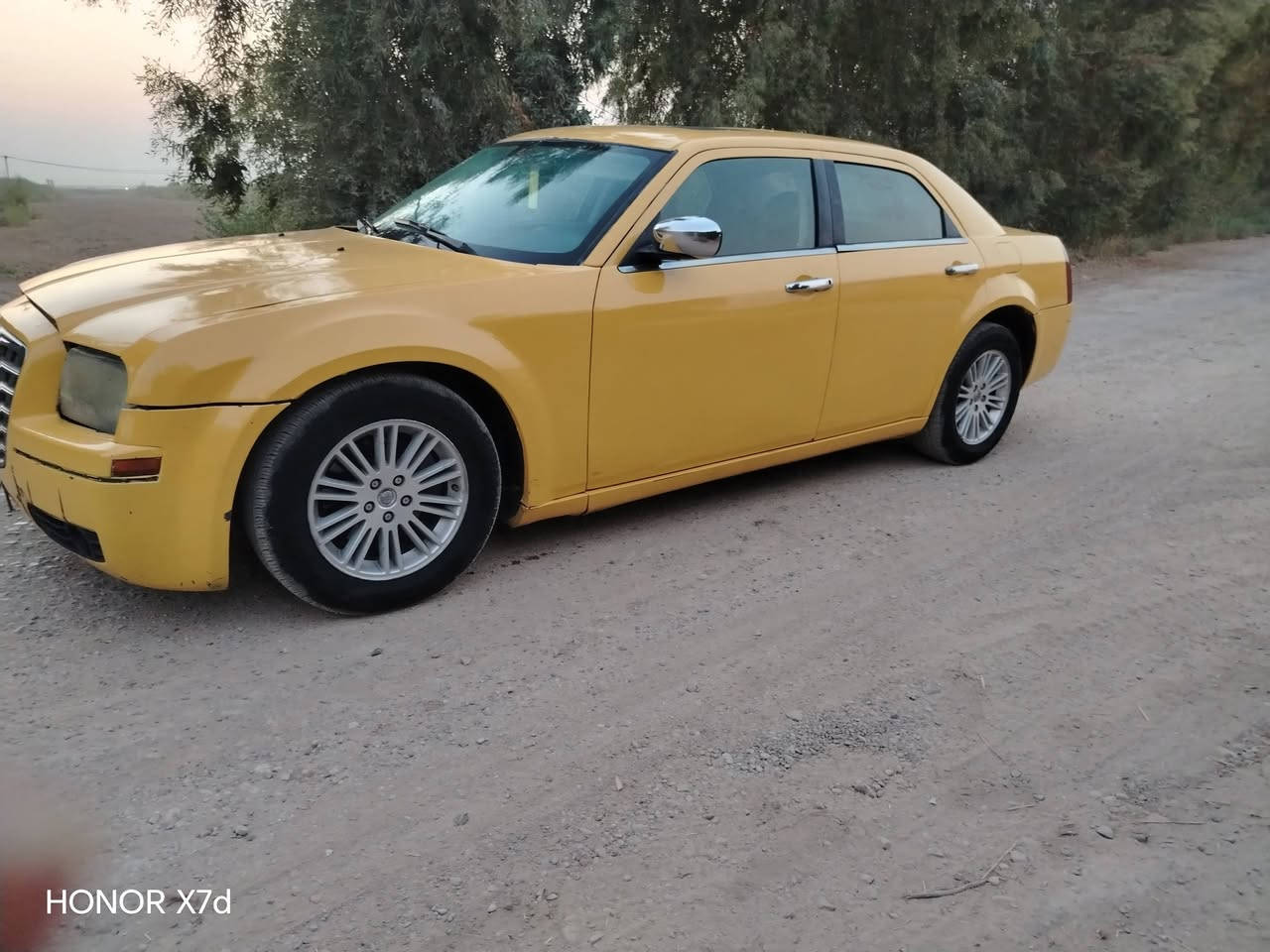 السلام عليكم اوباما 2010 مكينه كير تبريد كفاله صدر نص عمر تخم تاير جديد كهربائيات كلها شغاله فتحه كامره مضخم صوت مصفره رقم بغداد تحويل مباشر مصبوغه جماليه مكفوله من الكص ولكلبه السعر 70وبيها مجال ***********

نص مكتوب في الصور:
- HONOR X7d