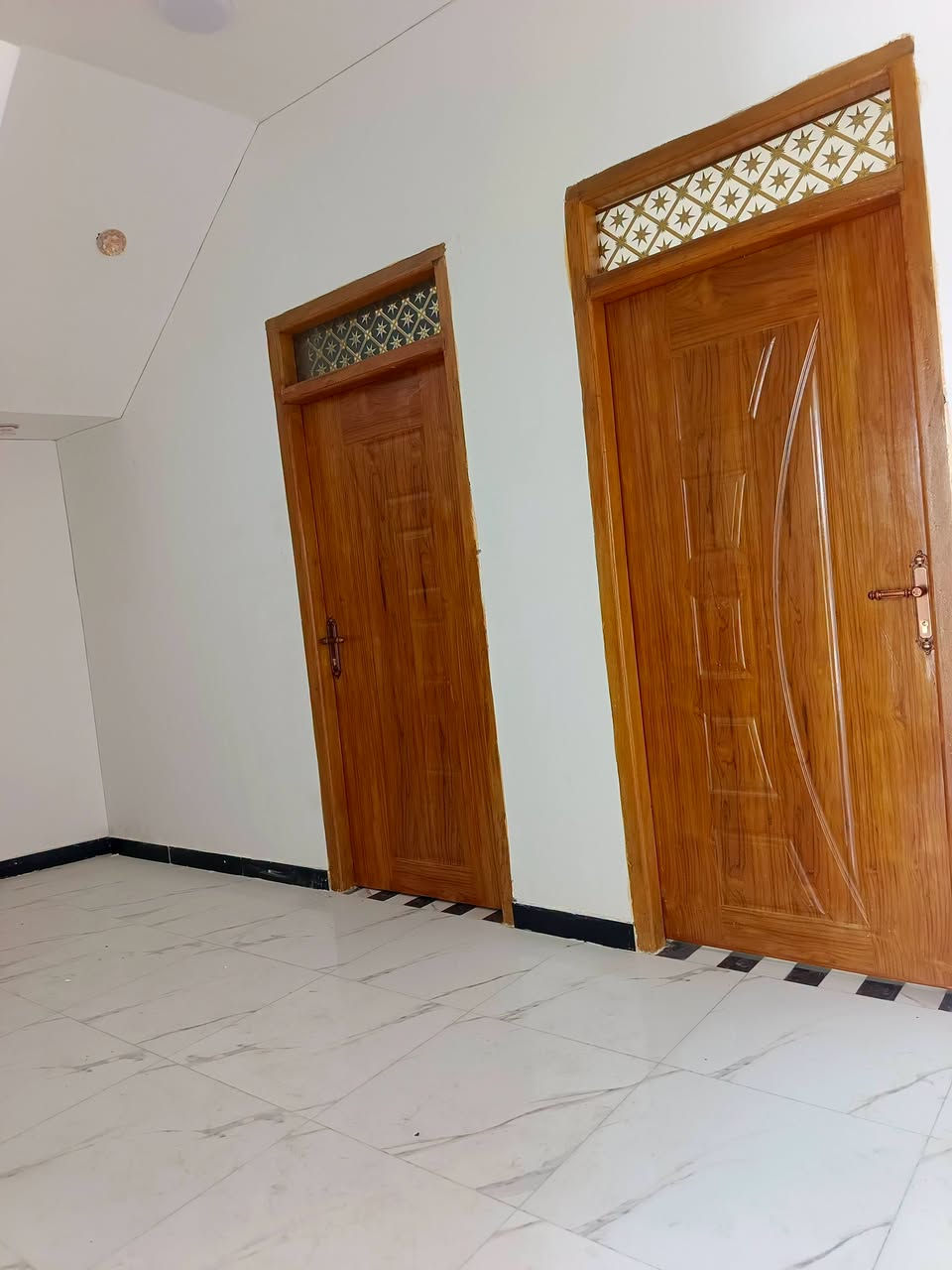 بيت زراعي • ١٠٠م • غرفتين