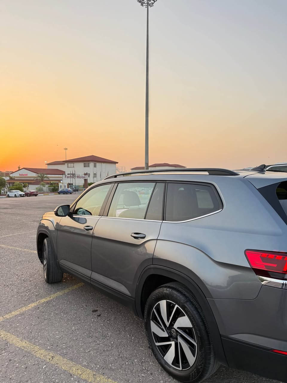 کوردی:volkswagen atals 2024
مواسەفات se 
فول فول مواسەفات تەنها پانۆراما و دەبل ئەکسل نیە 
نیو بۆنیت سبوغە و لەگەڵ دوو شوێن pdr بێ داخلی و بێ ئێرباگ
مەکینە و گێر و کارابایات هەمووی بەشەرت  
ماوەی رۆیشتنەکەی تەنها ٤٥ هەزار کیلۆمەتر رۆیشتوە
هەموو شتی بەشەرت
نرخی ٢٤٨$مەجال
رەقەم تەلەفۆن:0750160898

عربي: volkswagen atlas 2024 
مواصفاتse معروف 
فول مواصفات ما عدا دبل اكسل و بانوراما 
بنسبة سبغ نص بونيت و ٢ مكانpdr  
بدون دواخل بدون ارباك 
محرك و كير و كهربايات كلها بشرت 
بنسبة سعر:٢٤٨$ بيها مجال 
رقم تلفون:*********** أربيل, العراق
