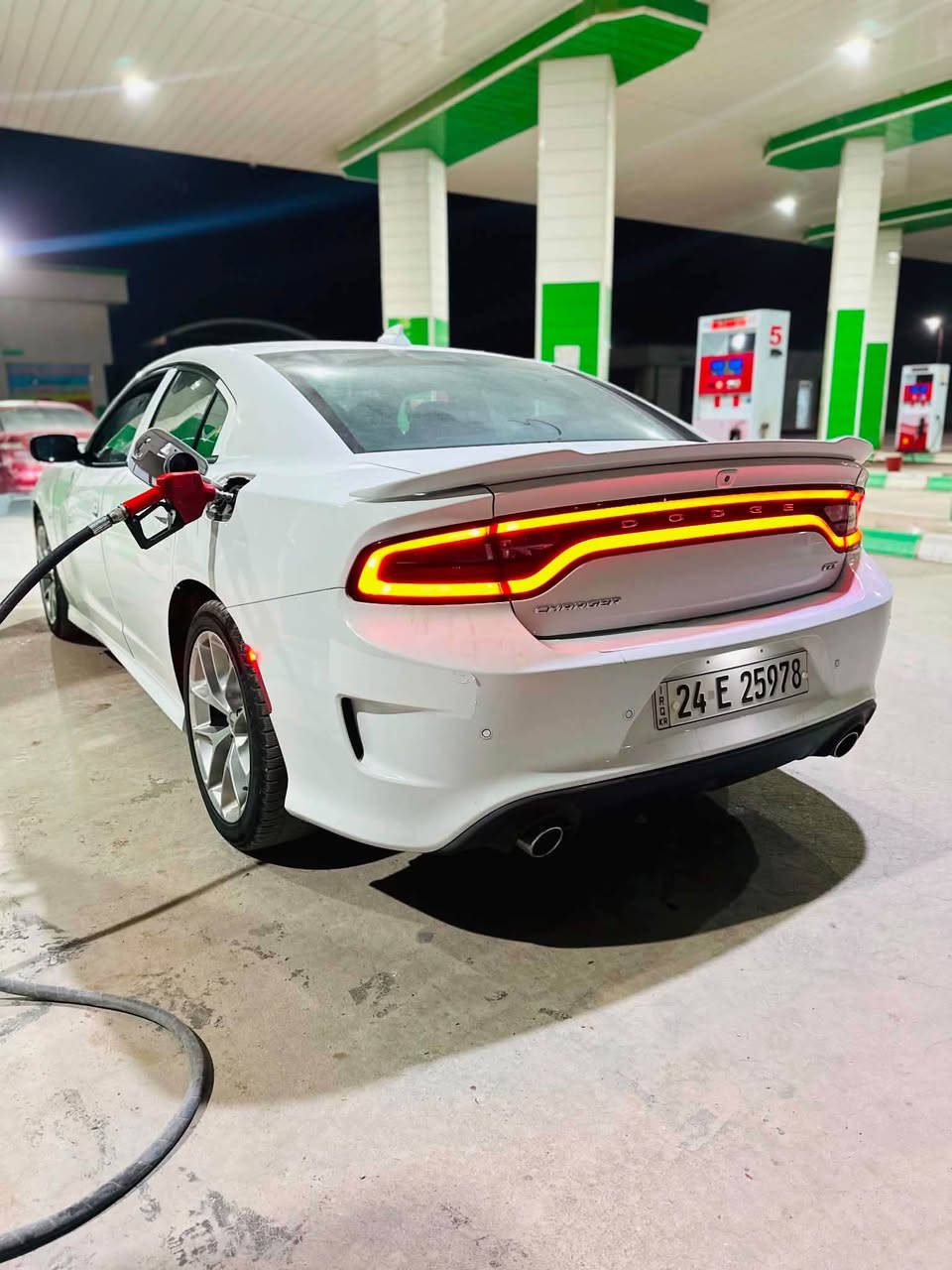 سلام عليكم 
دوج چارجر 
موديل : 2022 
فئــــــه : GT 
حجم المحرك : 3600cc 
عداد المسافه : 81.000mi 
‏ Axel back - دفع خلفي
مواصفات : مواصفات اعتيادية 
الضرر : كفاله السياره - وارد كندي 
رقم دهوك بأسمي 
للاستفسار 
رقم الهاتف : ***********
الواتســاب : ***********
