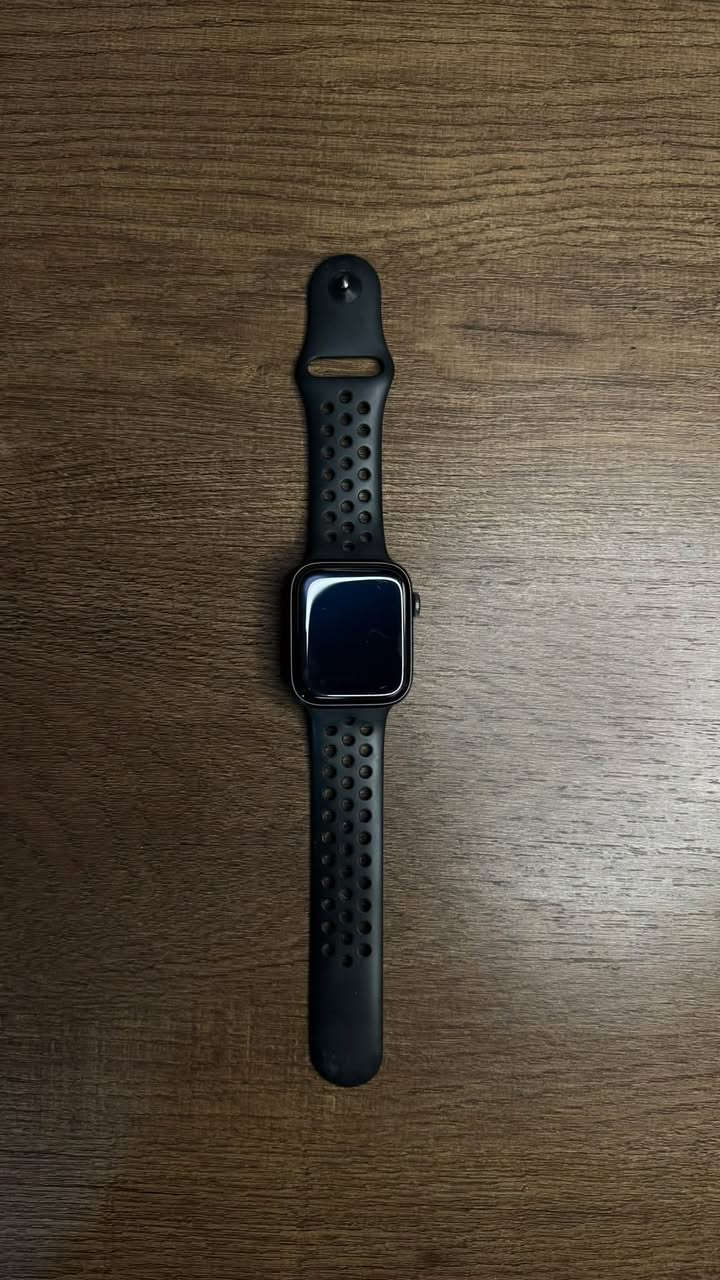 السلام عليكم
ساعة ابل الجيل الخامس اصدار نايك
Nike edition 
ماخذها جديده ومستعملها اقل السنه وكانت متروكه عندي 

اللون اسود الحجم الكبير 44 ملم

السعر 175 الف

واتساب:
***********
