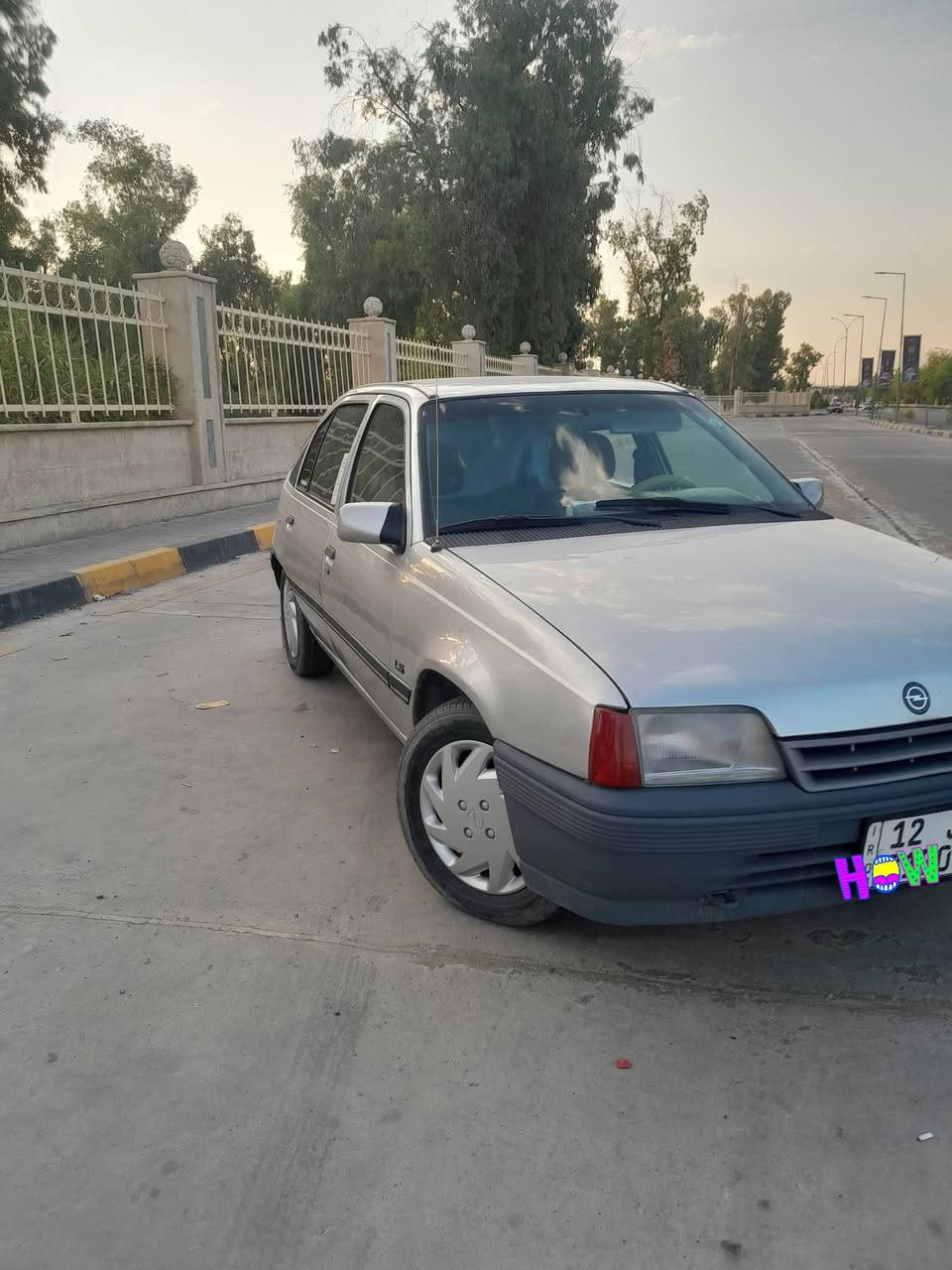 السلام عليكم عندي اوبل كاديت للبيع موديل 91 ماكينه لا صرف ولا نفخ  شرط التحويل تايرات ضخم جديد باتري جديد صبغ عام جماليه سياره من الدعامي للدعاميه شرط دينار ما تصرف عليها للاستفسار الاتصال على الرقم(***********)
