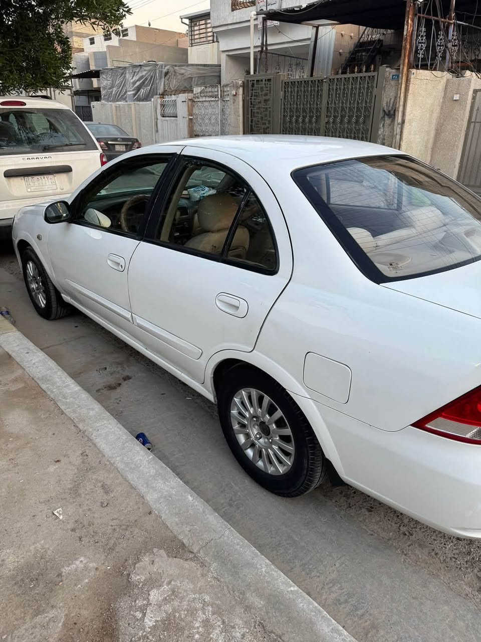 السلام عليكم
نيسان سني 2009
بيها طخه بالخشم مال جاملغ الخلفي ومعدل ع البارد 
السعر: ٩٦ وبيها مجال 
للاستفسار :***********
مكانها بغداد
