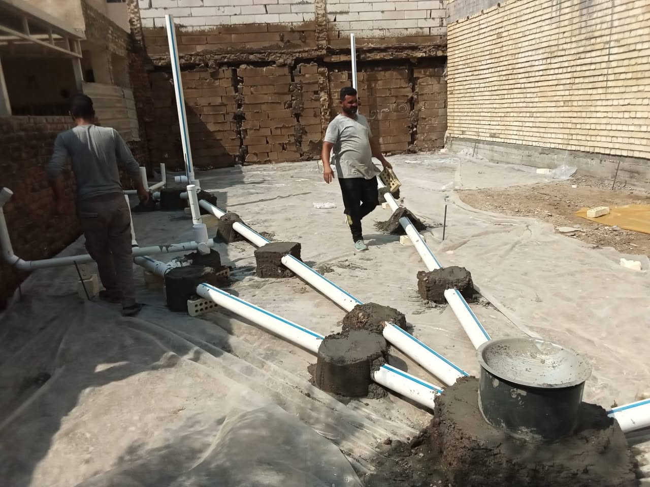 السلام عليكم. تاسيسات صحيه نظام الحديث كهرباء وماء ومجاري ونظام تقطير السبالت 
وكوادروخلفات بناء ونجاره بيوت***********
***********

