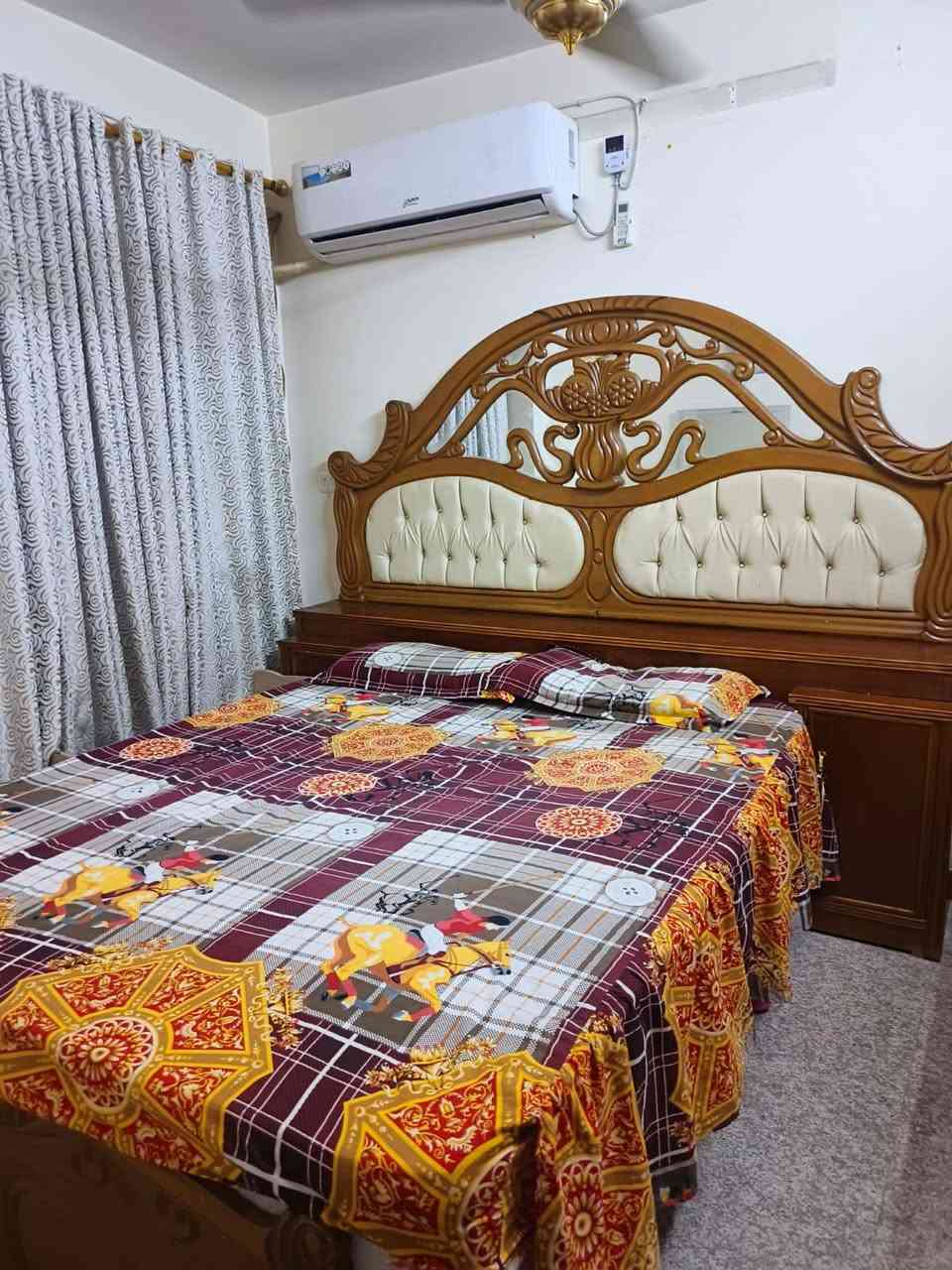 السلام عليكم غرفه صاج تكمه بيها ملاحضات مثل مموضح بل صور السعر 500 الف اتصل واني حاضر ***********
