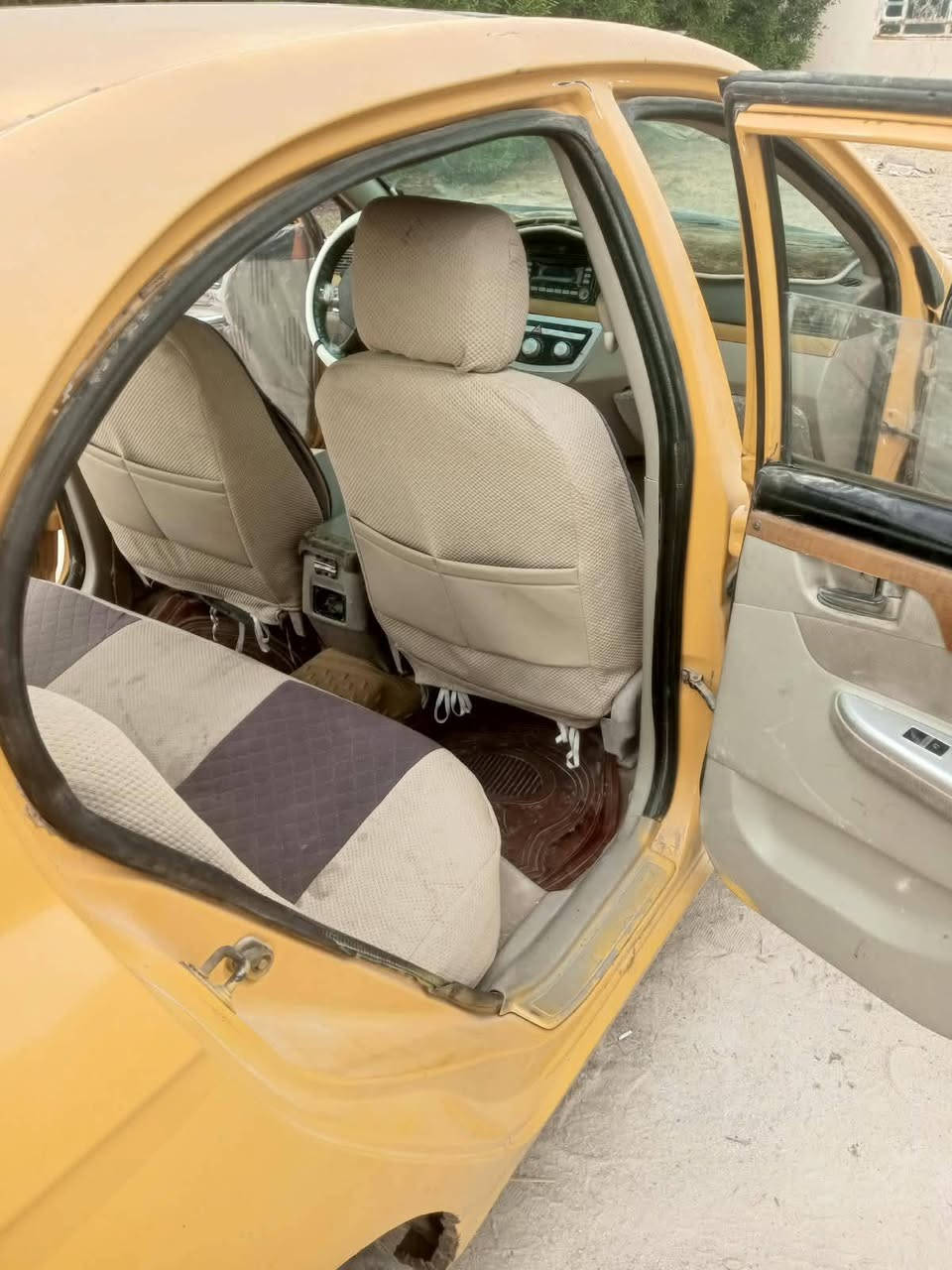 موديل 2011 • رقم نكليزي • كورلا 1800