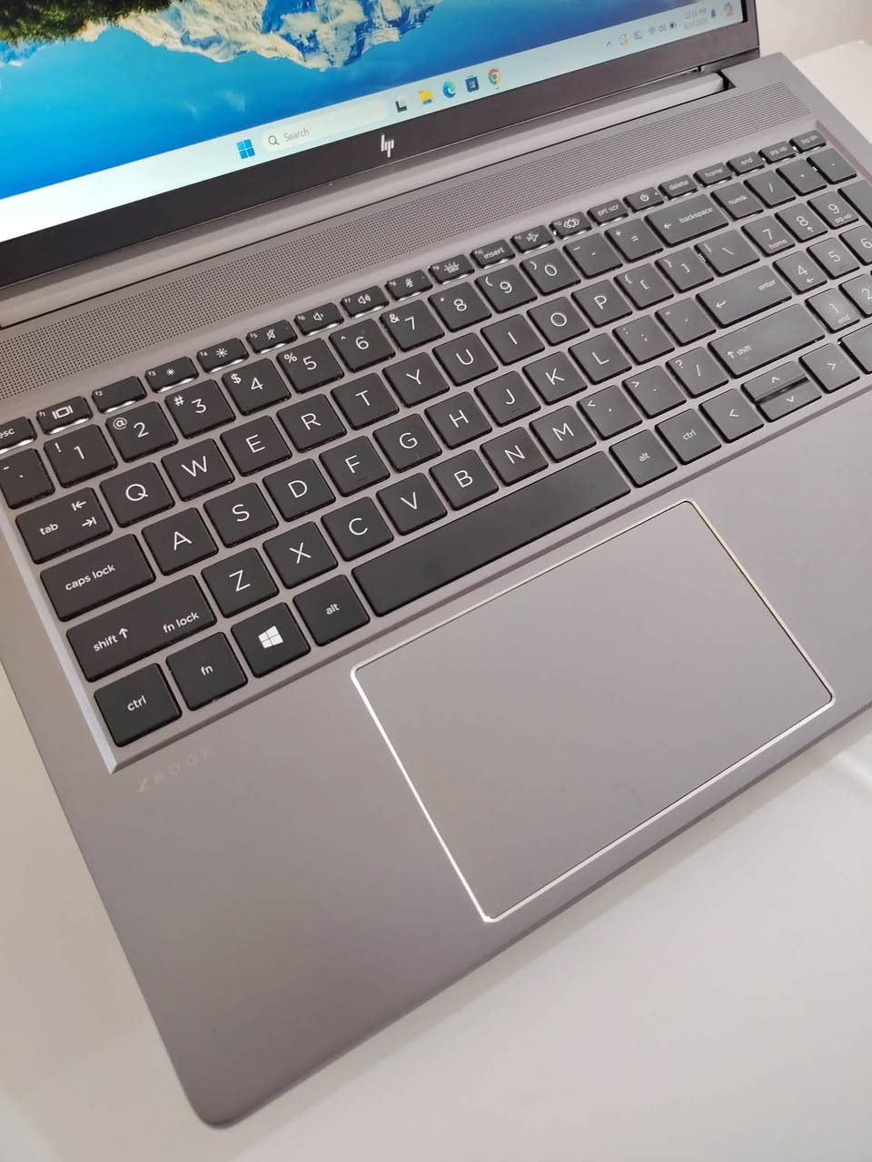 HP ZBook  Power G7 Mobile Workstation
I7 10th H 

16GB DDR4 RAM
512 SSD  HARD 

Intel (R) UHD Graphics 8GB
NVIDIA Quadro P620 4GB

15.6 FHD 1920*1080   
 ملاحظة/  مخصصة ايضا للعمل الهندسي وهي اقل قوة مقارنة بالحاسبة اعلاه برغم تشابه الماركة وتقارب المواصفات باختلاف واحد وهو كرت الشاشة هنا اقل لكنه يقدم اداء قويا ومستقرا. 
السعر : 675 الف دينار.

للتواصل : ***********
