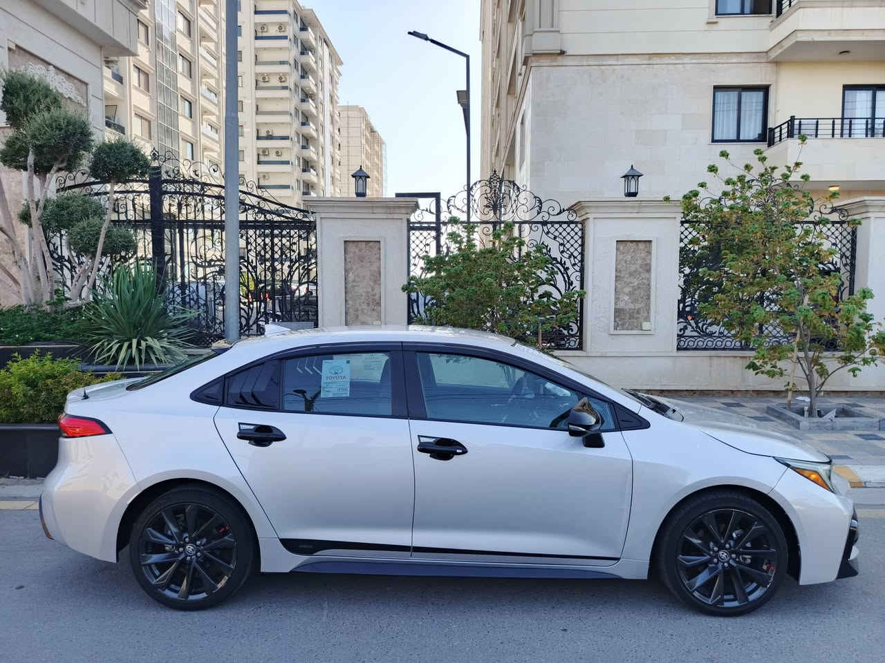 كورلا se بانزين فقط محرك الفين طاحونه موديل 2024 للبيع وارد امريكي حادث بنيد مبدل بدون دواخل والجاملغ نفسه راجع بارد صور الحادث موجوده بالمنشور السياره فول ماعدا الفتحه بصمه تشغيل وابواب وصندوك اشارة ترحيب اوتو هولد سايد بريك بصمه والسياره مسستمه وجاهزه مابيها نقص رقم بغداد انكليزي بأسمي ماشيه 28 ميل السعر 145 وبيها مجال مكان السياره فلوجه  للاتصال ***********
