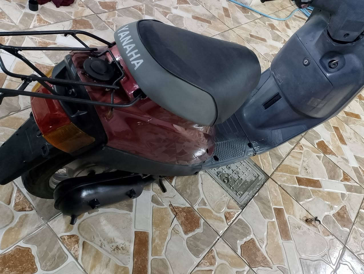 السلام عليكم، هذه الدراجة للبيع
النوع: ياماها (Yamaha))

المحرك: ما مفتوح وبدون أي مشاك

الكهربائيات: كلها شغالة ونظيفة

المكابح (البريك): يقف بمكانه، بدون أي عيب 

الفطر (الشرائح/الكفرات): ما مكسور بلادی

وجاهز بلاديالإطارات (التواير): جديد

تعال خاص و بعدین نتفاهم
***********
