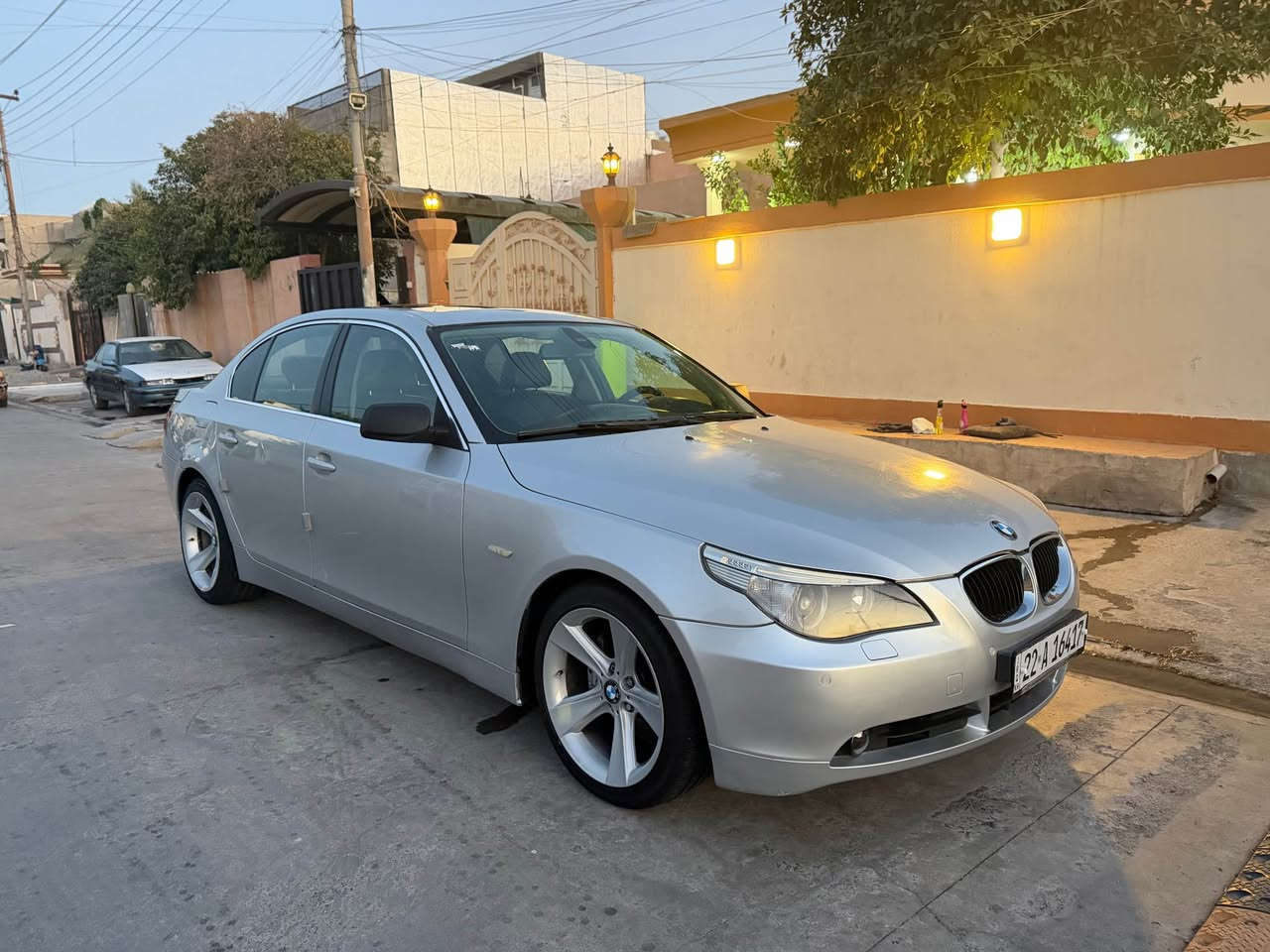 السلام عليكم Bmw 2007 محرك 525 نوزل قصير رقم اربيل جديد شرط تحويل كير محرك بشرط السيارة 📍بيها قطعة وحدة صبغ بدون دواخل والباقي كله بلاد لا مصبوغة جمالية ولا شي كلها بلادية ومكفولة تبريد كامل جديد فريز كمبريسر كله جديد تخم تاير تايلدني جديد صدر بشرط كهربائيات كلها بلاد وبشرط جامة امامي جديد منضومة زينون بلادي تخم بلكات جديد باتري جديد دسكات ايضاً  السيارة كلها بلادية وعليها ادامة عامة ترايك للبصرة ماشيه 275 الف حقيقي 
مواصفات
1 فتحة سلايد 
2 بصمة 
3 تحكم ستيرن وشاشة 
4 كشن كهرباء وخزن ميموري 
5 مراية قلاب 
مكان السيارة كركوك 
السعر 122 وبيها مجال 
*********** كركوك, العراق
