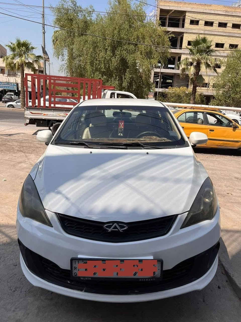شيري فلاوين هاتشابك 2014 
سياره نضيفه مثل الصور خارج وداخل كير ومحرك بلادي تبريد شغال خير من الله بيضها ضربه خفيفه يم الجاملغ اليمين ومعدل بارد تجي تشوف بعينك وتشوف نضافتها بعد احلى من الصور 
رقم السياره بابل مشروع وطني وباسمي السياره ثاني يوم تحويل سعر السعر 53 ورقه وبيها مجال للشراي مكان السياره بغداد الدوره الاثوريين 
  للاستفسار اتصال على هذا الرقم
***********
