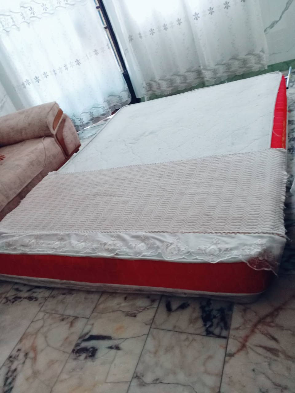 سلام عليكم يتوفر دوشك جرباية طبي درجة أولى بس يحتاج غسل كولشي مابي السعر ١٠٠وبي مجال ان شاء الله والاتصال عل هذا الرقم للاستفسار ***********
