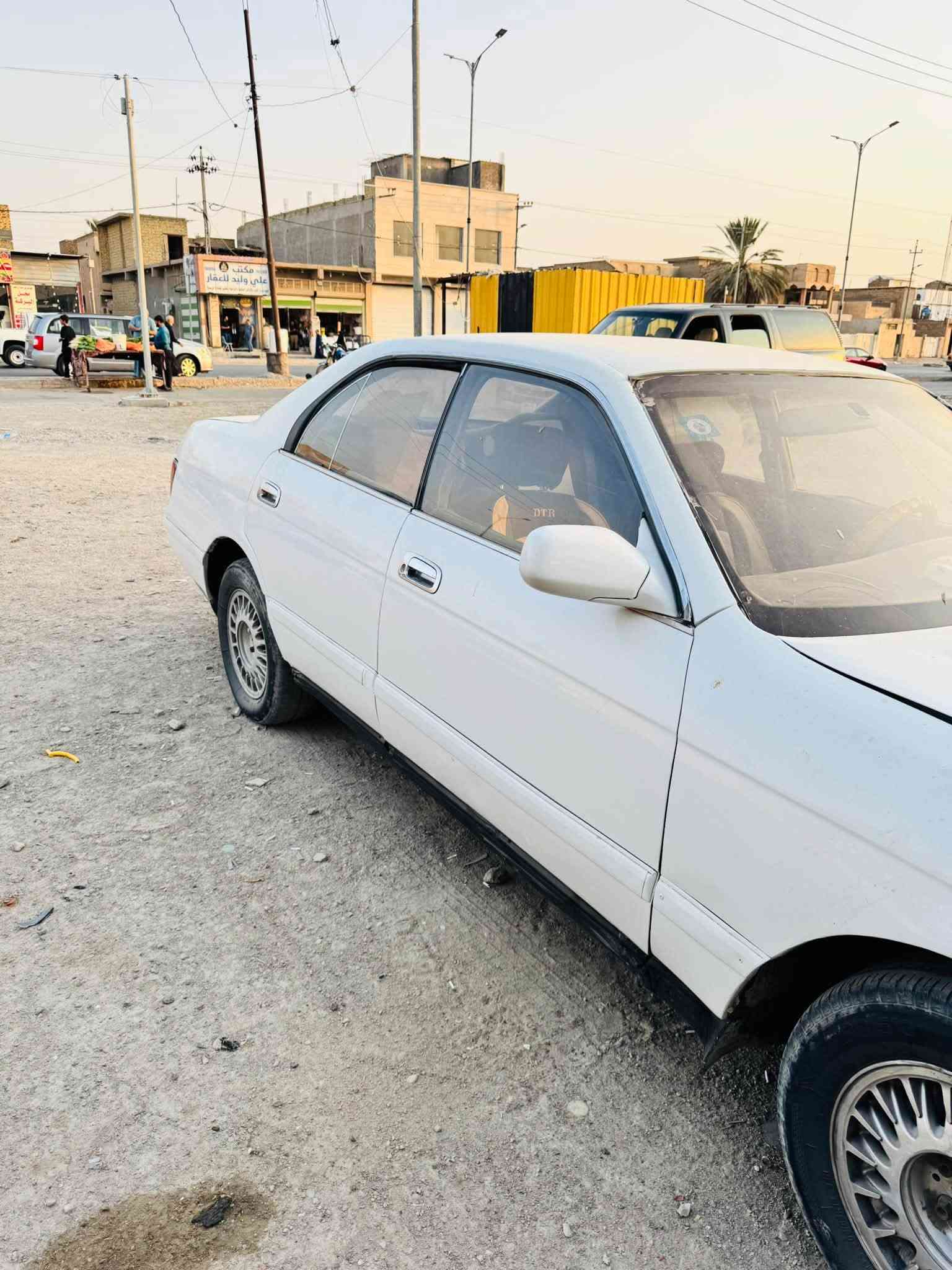 السلام عليكم 
كراون بطه منفصل مديل 1994 
كهربائيات كلها شغاله 
مكفوله اصولياتها من نقل جثه كص
السعر  35$ وبيها مجال 
مكان السياره كوت 
الشراي يتصل 
***********
