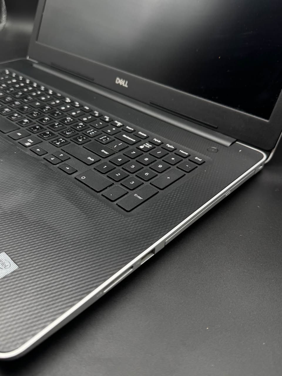 ✨ Dell Inspiron 3793 🔥
(شاشة عملاقة 17 بوصة مع محرك أقراص DVD وسعة تخزين هائلة 2TB HDD + SSD)  
🔥 سعر فرصة ومحطوم.. ما راح تحصله بأي مكان ثاني! 🔥
إذا تدور على لابتوب بشاشة كبيرة جداً ومريحة للعين، مع مساحة تخزين عملاقة وكارت شاشة منفصل للمونتاج والألعاب والتصميم:
✅ المعالج: Intel Core i7-1065G7 (الجيل العاشر - أدائه قوي وسريع في تنفيذ المهام)
✅ الرام: 16GB DDR4 (بسرعة 2667MT/s لعمليات متعددة بسلاسة وبدون أي بطء)
✅ التخزين المزدوج:
• 256GB NVMe SSD (لتشغيل النظام والبرامج بسرعة فائقة)
• 2000GB HDD (2TB) (مساحة تخزين ضخمة جداً تسع أعتى الملفات والأفلام والمشاريع)
✅ كارت الشاشة المنفصل: NVIDIA GeForce MX230 (بسعة 2GB)
✅ كارت الشاشة المدمج: Intel Iris Plus Graphics
✅ الشاشة: عملاقة بحجم 17.3 بوصة لوضوح ورؤية مريحة جداً
✅ المميزات الإضافية: مزود بقرص أقراص مدمجة (DVD Drive) نادر وجوده في الأجهزة الحديثة  
📥 للطلب والحجز لمعرفة السعر التفصيلي، يرجى مراسلتنا على الخاص (Inbox) أو الاتصال بنا.
📞 يتوفر لدينا كافة أنواع اللابتوبات بسعر مناسب أمريكية المصدر استيراد خاص فقط حصراً: ⁠*********** بغداد, العراق

نص مكتوب في الصور:
- Find a setting System > About Storage 2.05 TB 59 GB of 2.05 TB used Graphics Card 2 GB Multiple GPUs installed Installed RAM 16.0 GB Speed: 2667 MT/s Processor Intel(R) Core(TM) i7-1065G7 CPU @ 1.30GHz 1.50 GHz WIN-A1BOMP18V05 Inspiron 3793 Rename Device specifications Copy Device name WIN-A1BOMP18V05 Processor Intel(R) Core(TM) i7-1065G7 CPU @ 1.30GHz (1.50 GHz) Installed RAM 16.0 GB (15.8 GB usable) Device ID D8F63EF7-F5C1-4236-AA19-201CFE050FC9 Product ID 00331-17265-59967-AA953 System type 64-bit operating system, x64-based processor Pen and touch No pen or touch input is available for this display Related links Domain or workgroup System protection Advanced system settings Windows specifications Copy Edition Windows 11 Pro Version 23H2 Installed on 9/6/2026 OS build 26200.8655 Experience Windows Feature Experience Pack 1000.26100.315.0 Microsoft Services Agreement Microsoft Software License Terms C Search DELL