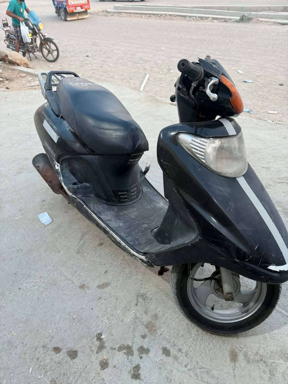 سبيسي • شارع نفط • للبيع