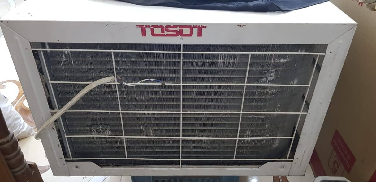 متوفر مكيفات للبيع
واحد Gibson 
واحد TOSOT
للبيع بسعر مناسب 
للاسفسار  ***********
