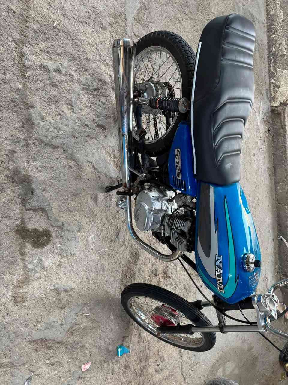 دراجه للبيع ادوات سعر ٤٥٠ وبيه مجال قليل دراجه شوفت عينك تانكي كشن جديد ومرتبه دراجه ما نانقصه اي شي رقمي ***********
