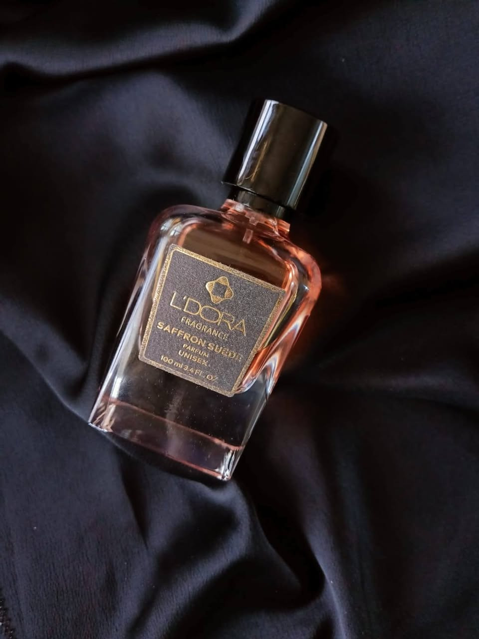 برفیوم Saffron Suede💚
فرنسي اصلي من شركه لدوره 
نوتات القمة
زعفران، توت، خشبي

نوتات الوسط
جلد، لبان، ياسمين

نوتات القاعدة
جلد سويدي، عنبر

الحجم 100ml 

نوع الرائحة
دافئة وجلدية

 تم اختيار خلاصاتٍ طبيعية ومتميّزة من إسبانيا وإيطاليا بعناية فائقة، لتناسب مختلف الأذواق، وتلائم النساء والرجال
السعر 90 مع توصيل جميع محافظات العراق اي ستفسار اتصل ***********
